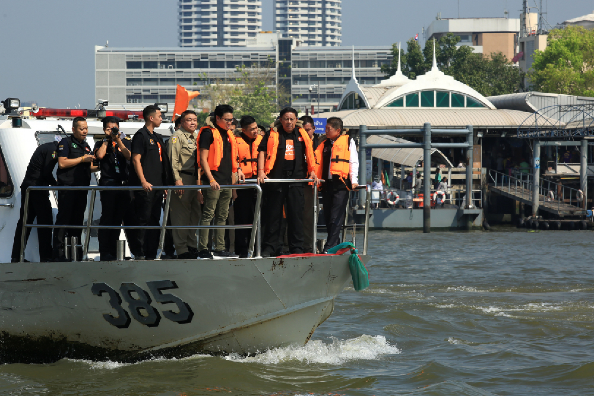 Governor sets safety standards for Loy Krathong