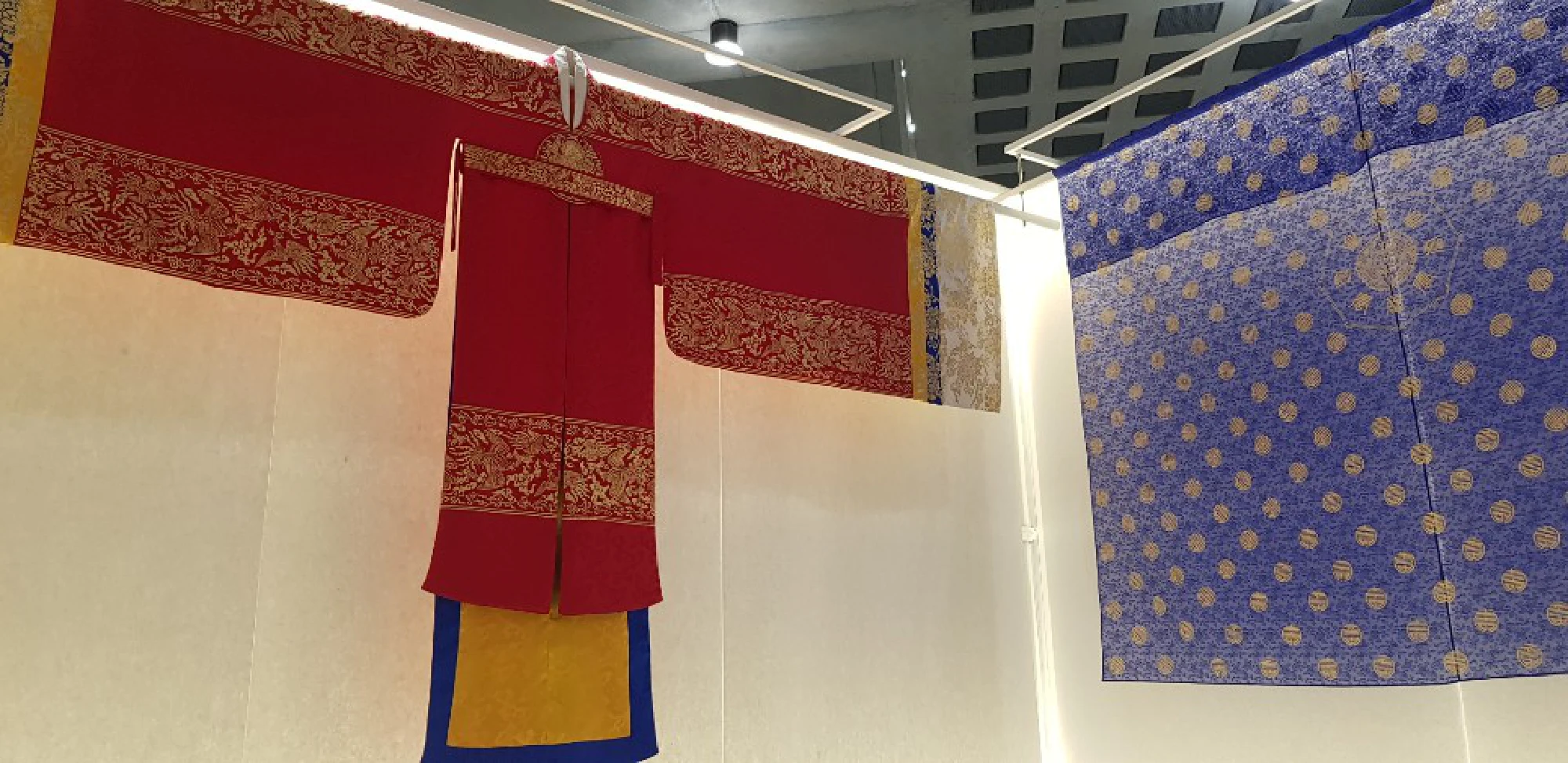 A stroll through the land of fortune