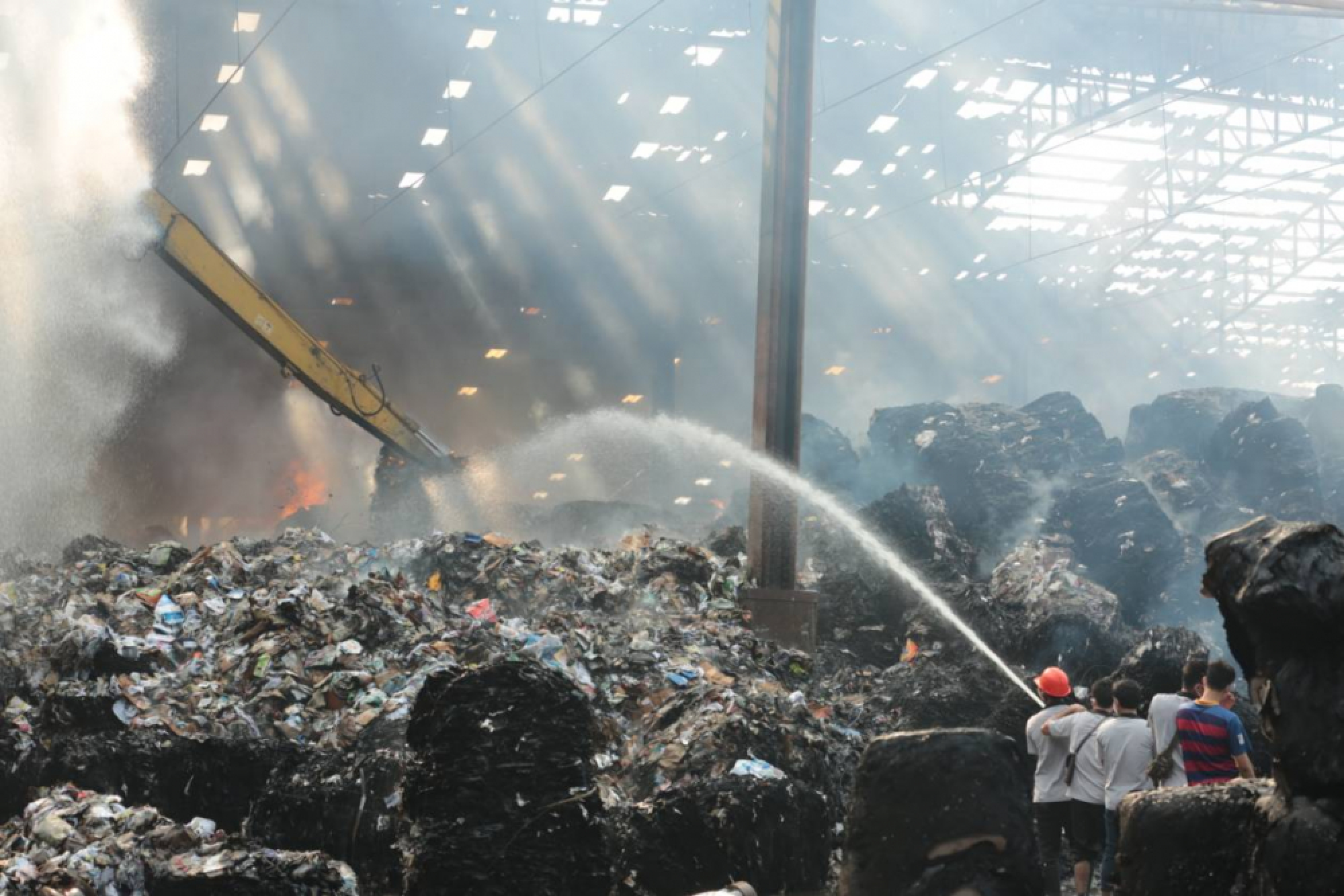 Fire consumes paper factory in Samut Prakan