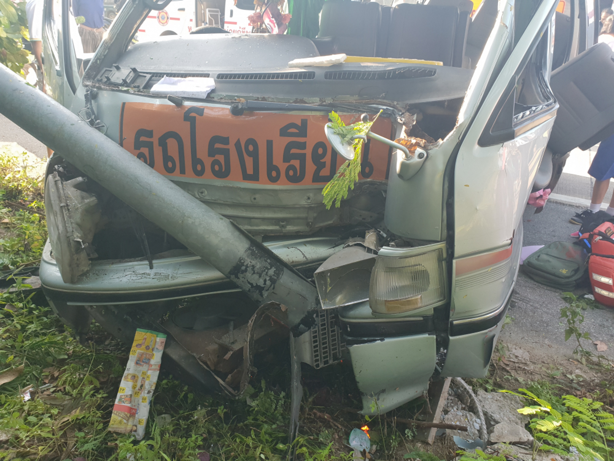 18 students, driver injured in Lampang accident