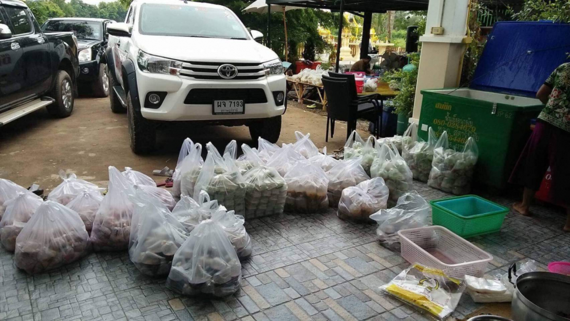 Police quiz lunchbox-scam victims