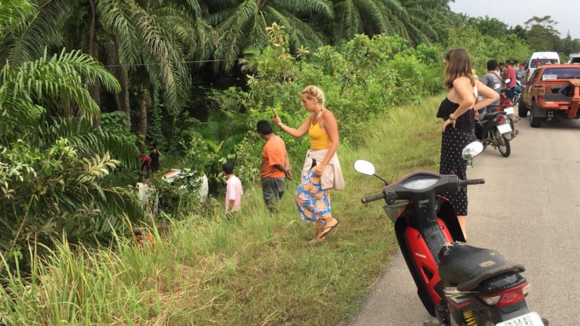 Ten injured in Krabi minivan accident