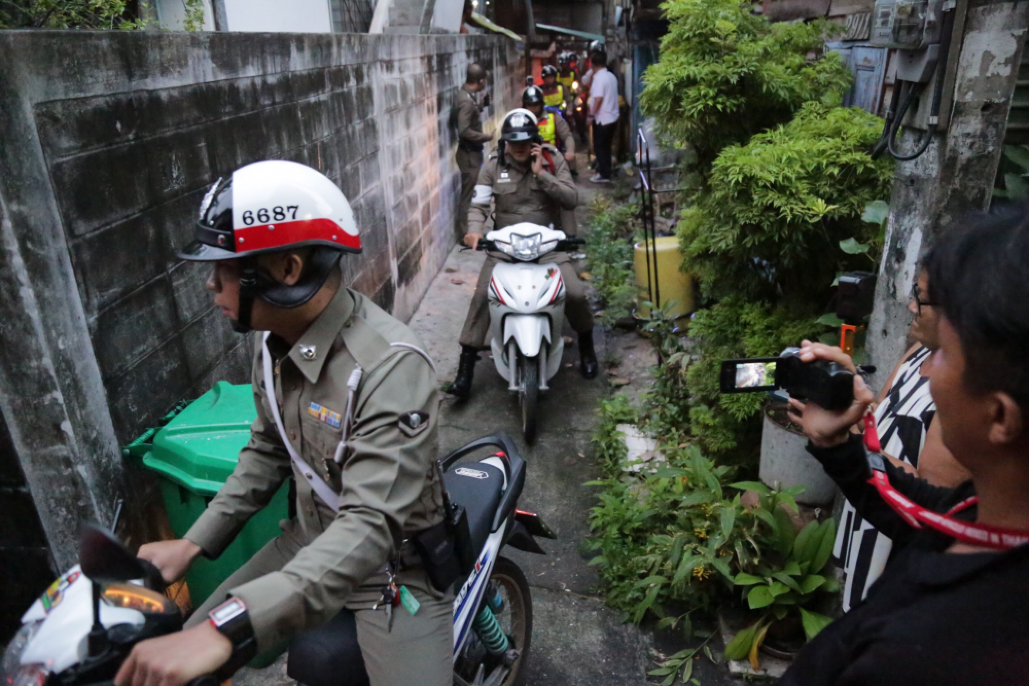 22 teens rounded up in Bangkok soi for road racing