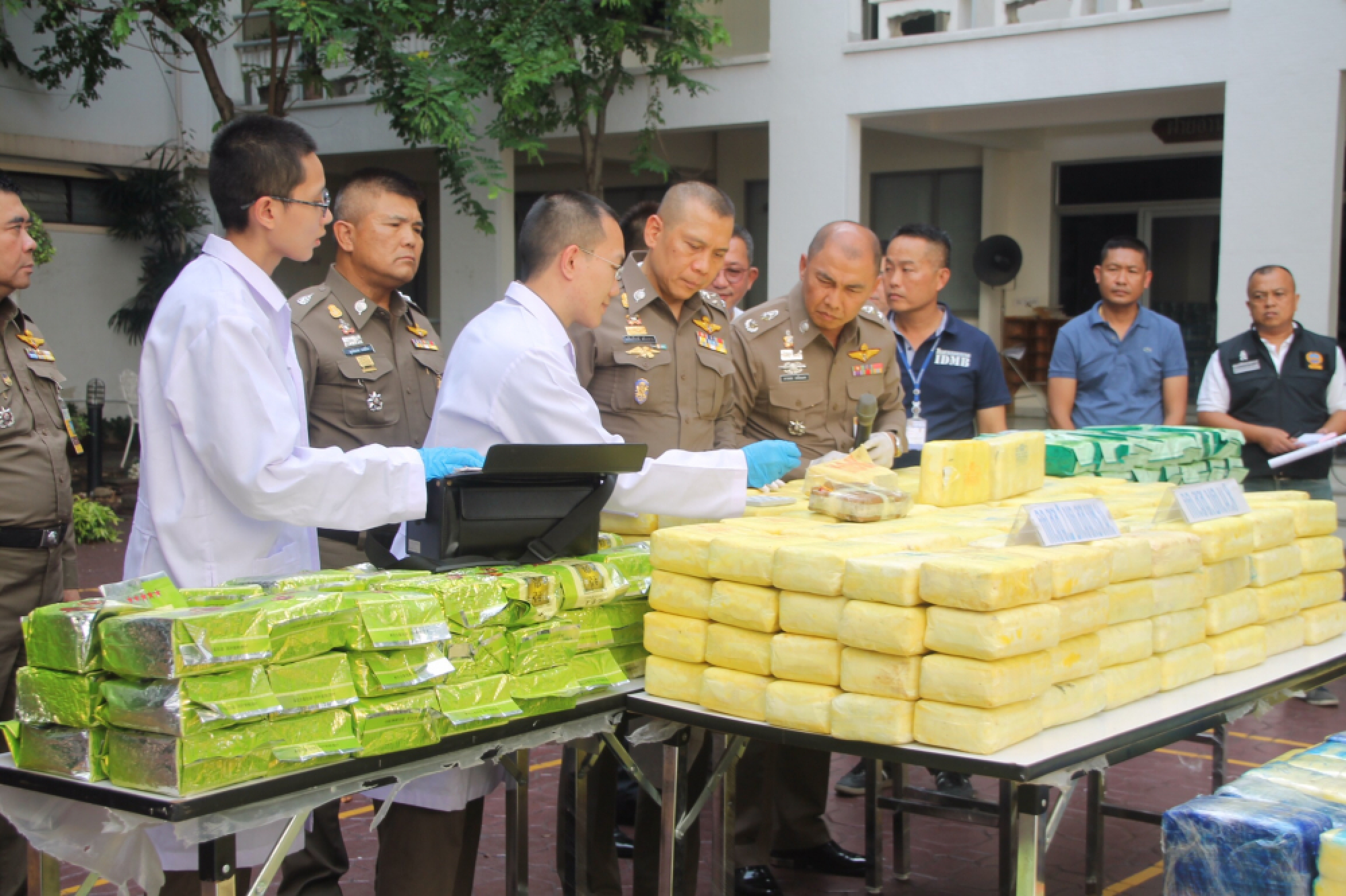 Bt2.2-bn drugs seized from Lampang man