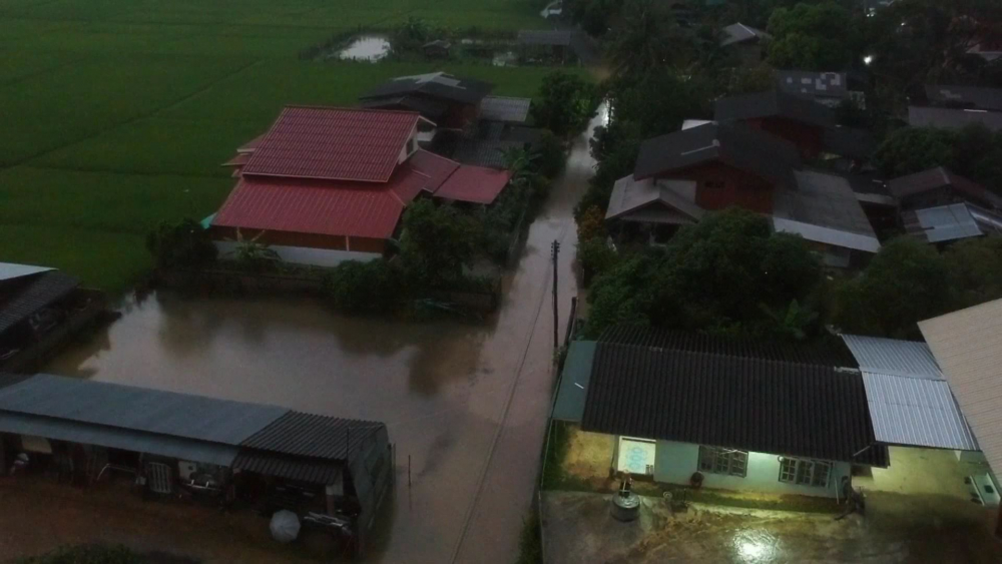Phayao villages swamped by mountain run-off