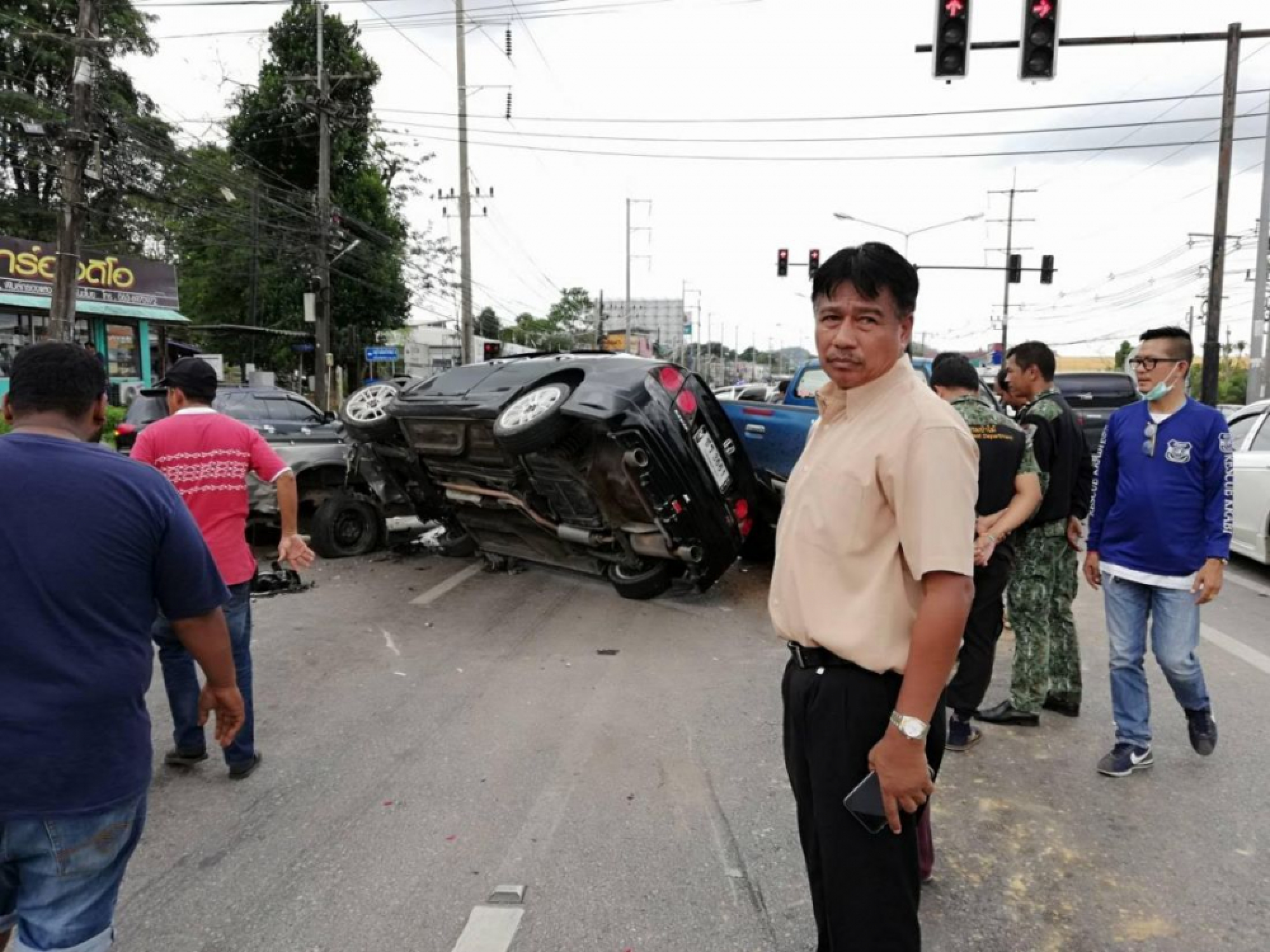 Five vehicles crash in Krabi
