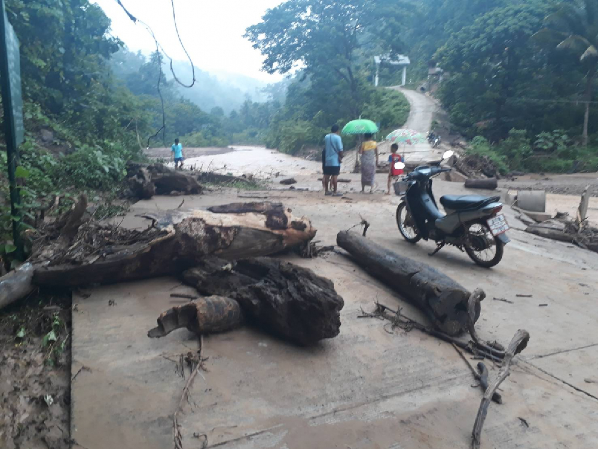Flood sweeps away key bridge in Mae Hong Son