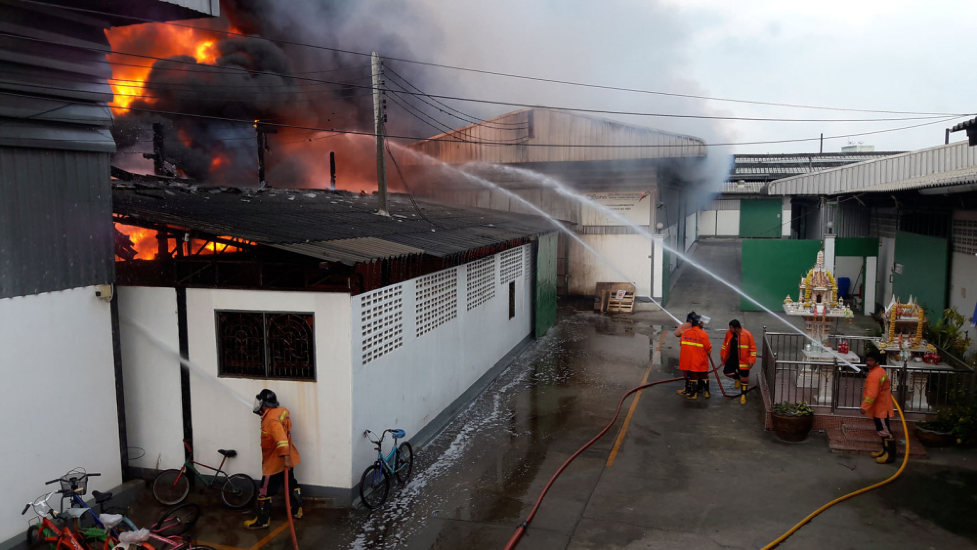 One injured in massive blaze at plastic pellet factory, chemical warehouse