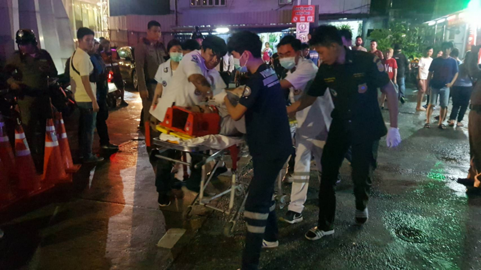 One foreign tourist fatally injured in Bangkok mall shooting