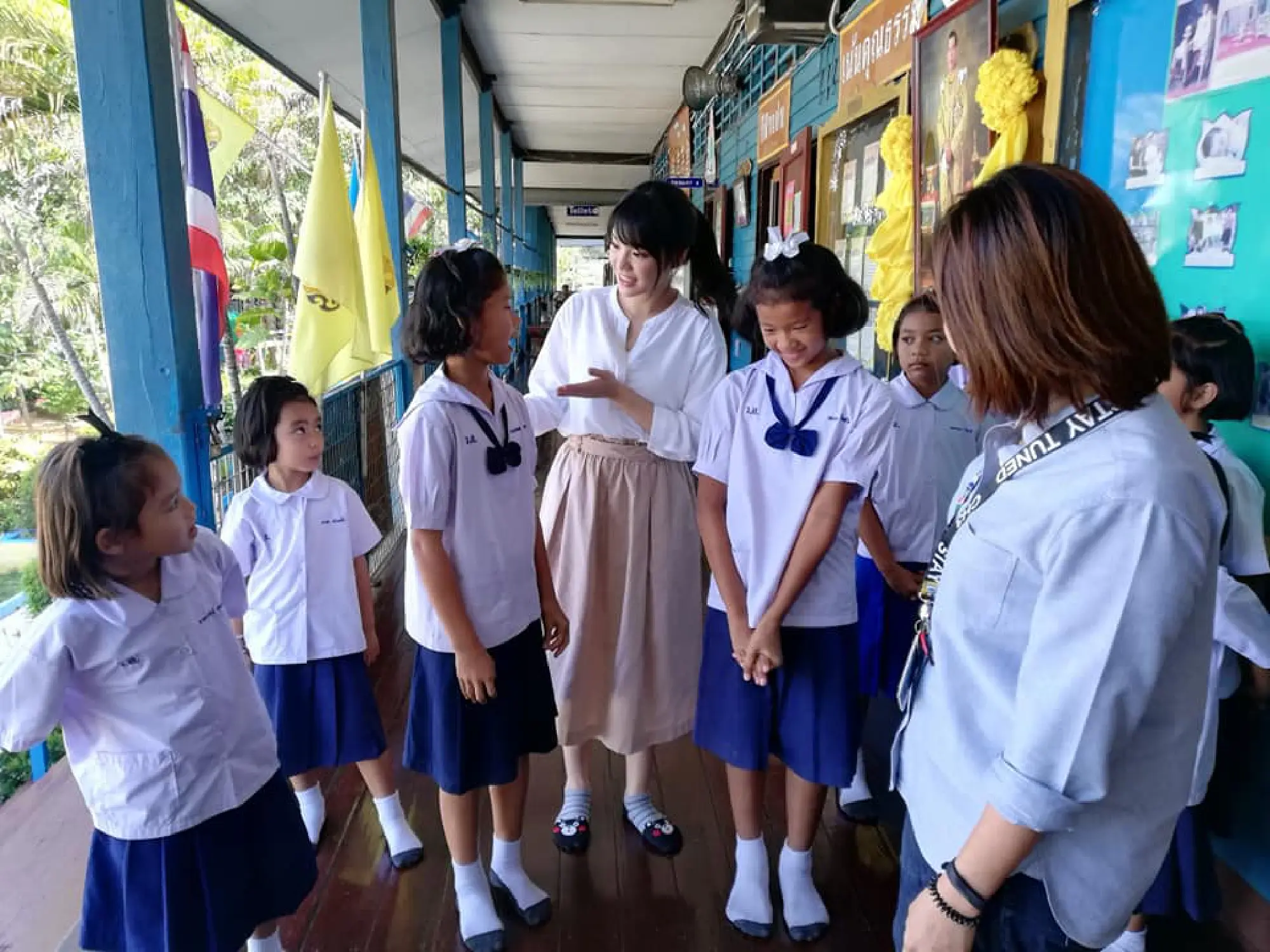 Young pop idol under fire for hosting govt publicity show