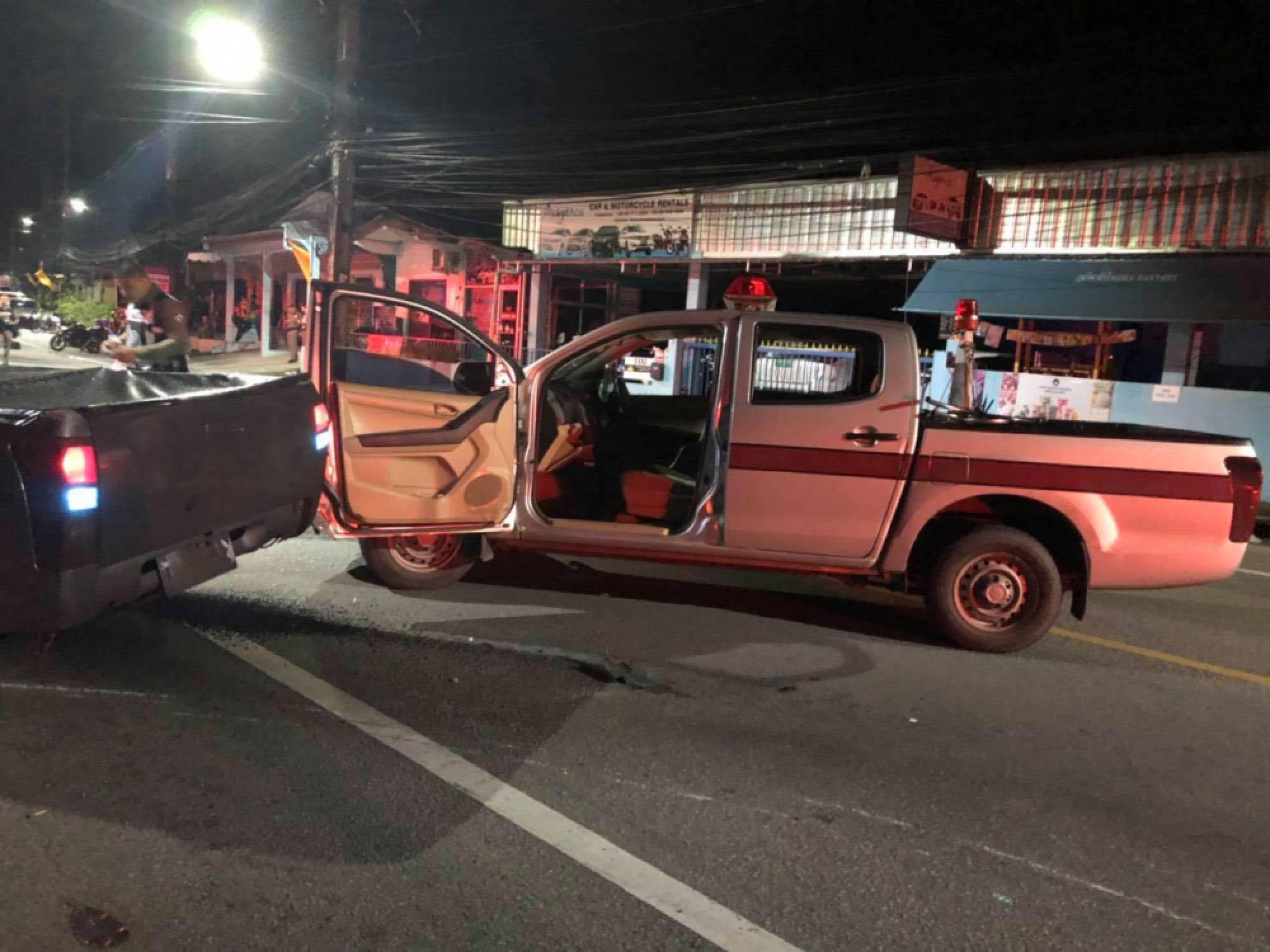 Man shot dead after breaking through checkpoint, threatening to shoot at police
