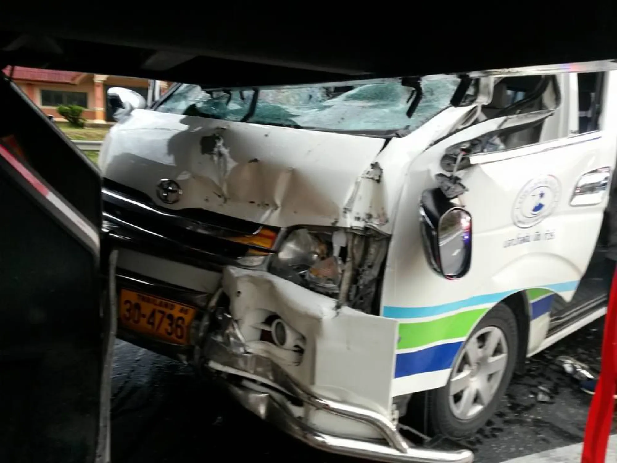 Chinese tourists injured in Phuket crash
