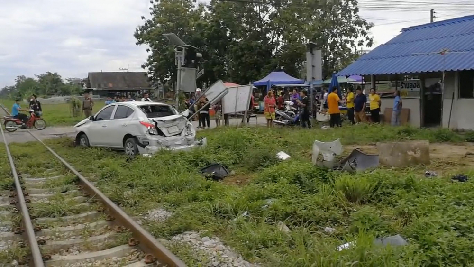 Train injures driver in Songkhla