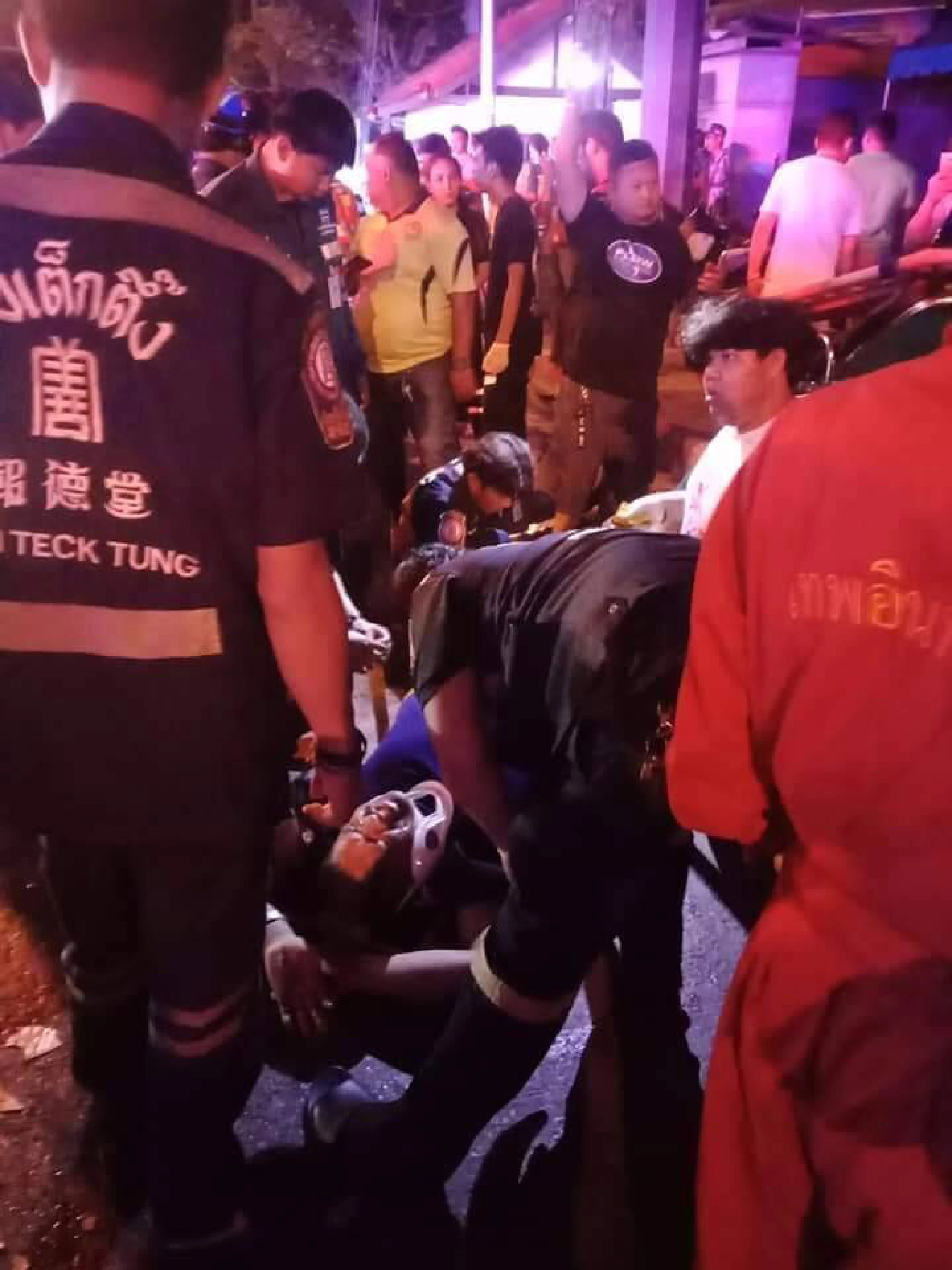 ‘Drunk driver’ ploughs into Bangkok police checkpoint