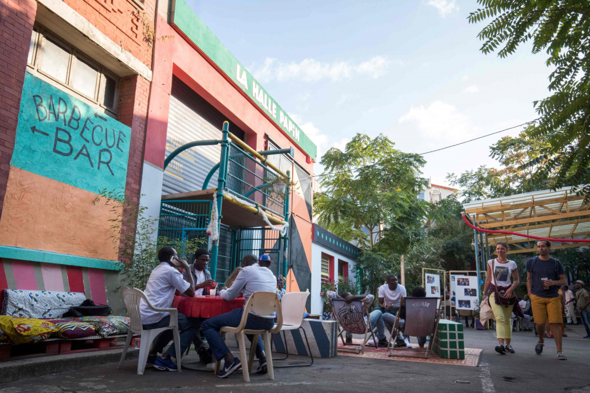 Chilling in the ’hood