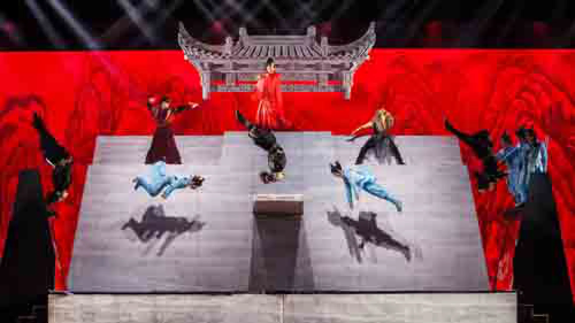 Swordsmen on the wire