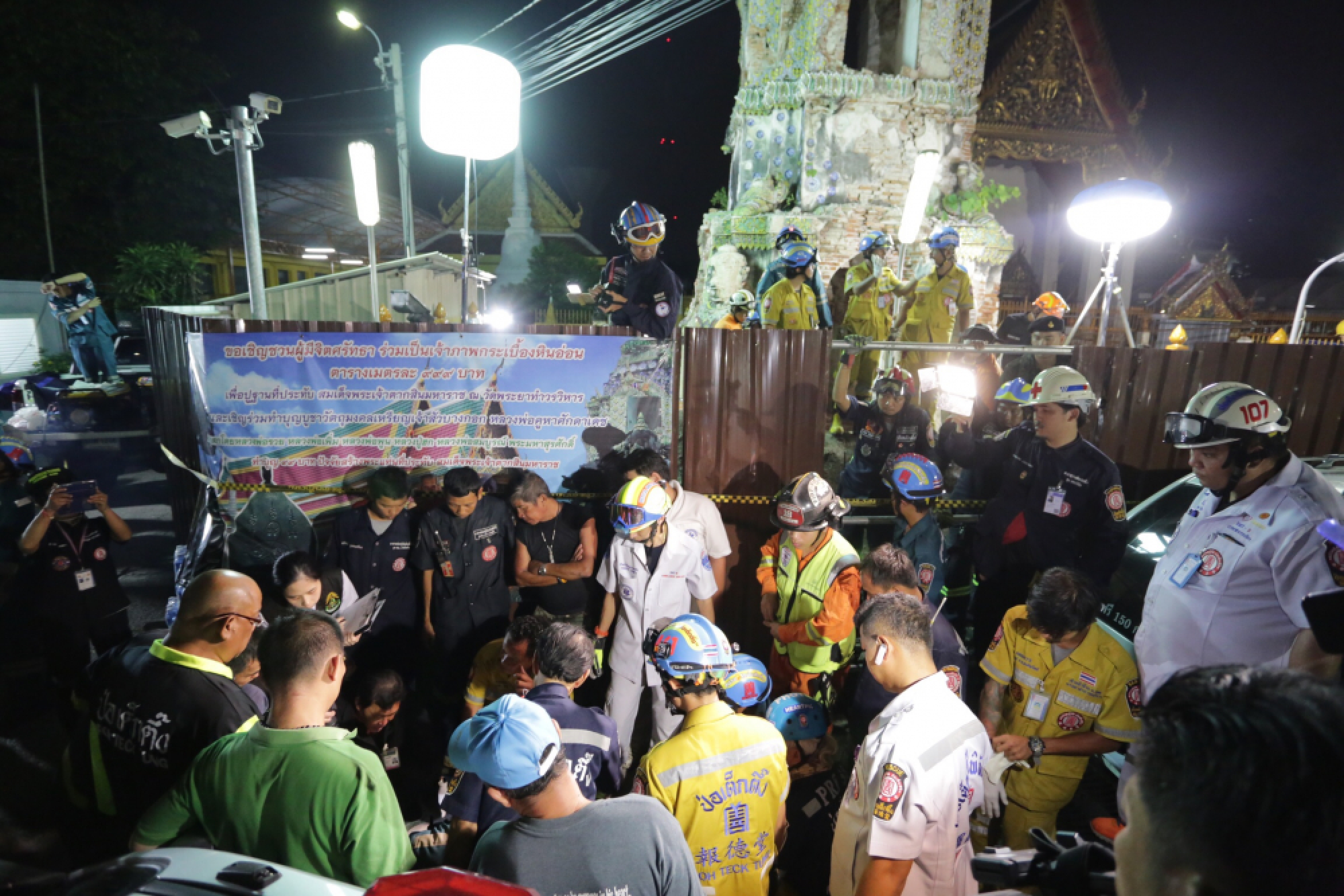 Eleven injured as historic tower collapses during restoration at Bangkok temple