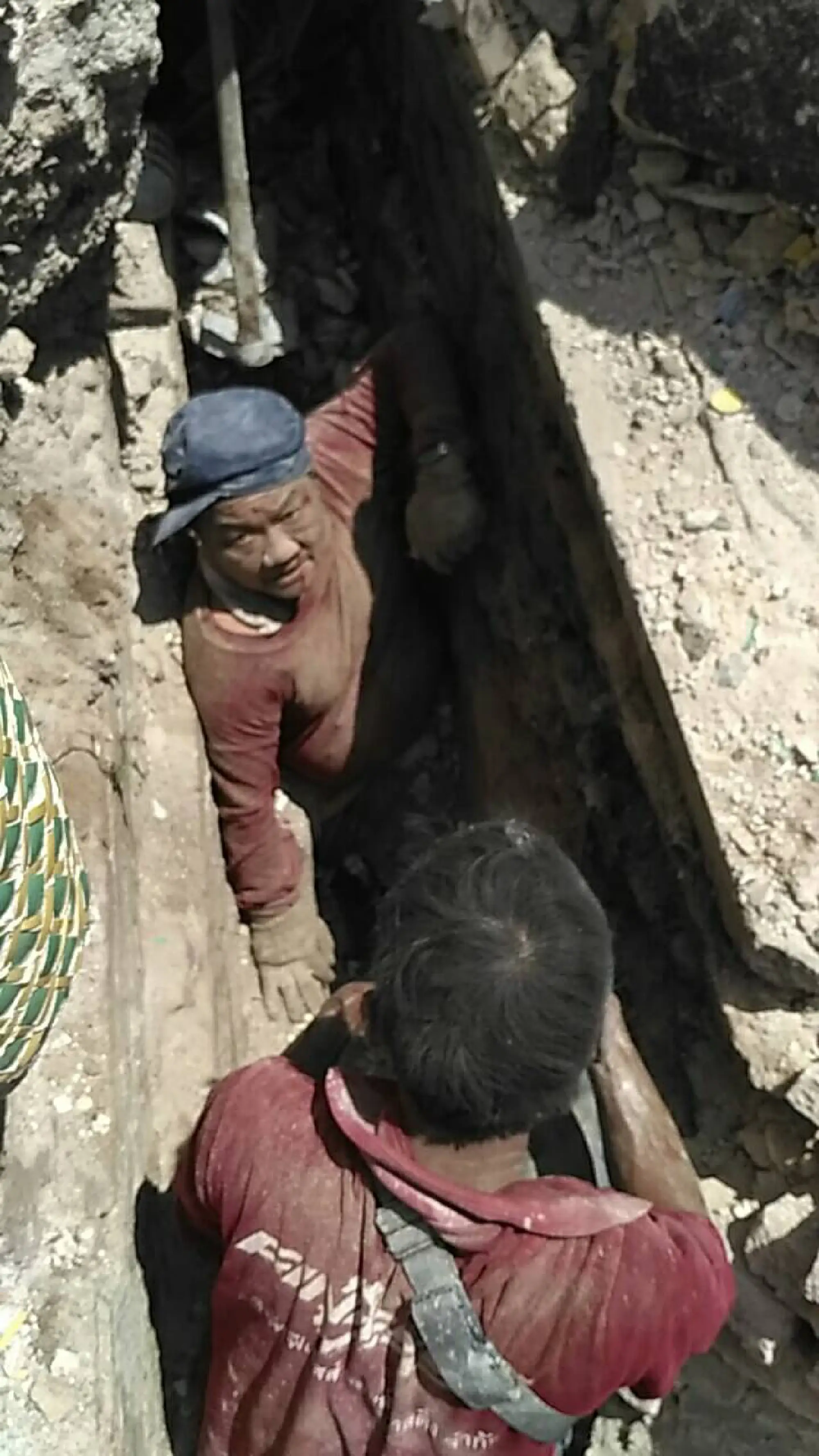 Workers hurt as historic tower falls during restoration at Bangkok temple