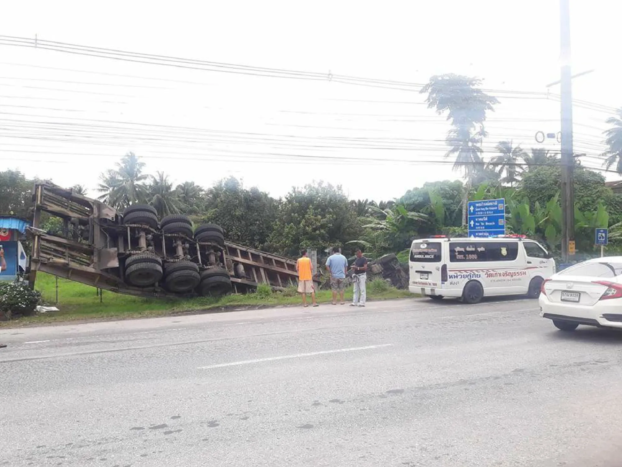 Driver escapes Phang Nga truck rollover