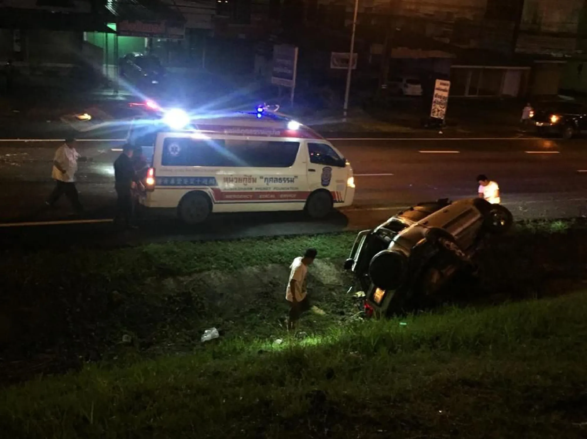 Two injured in bypass Phuket crash