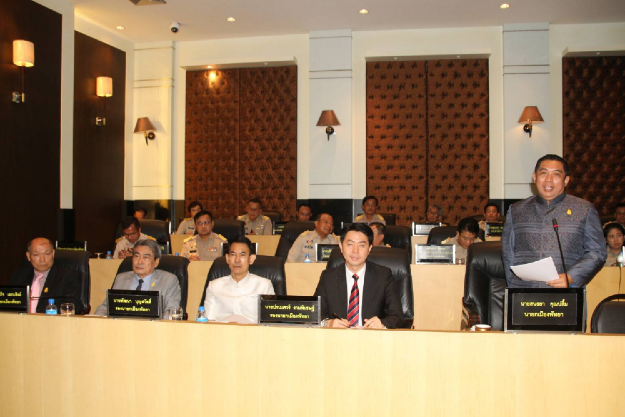 New Pattaya mayor promises to cover his father’s debt