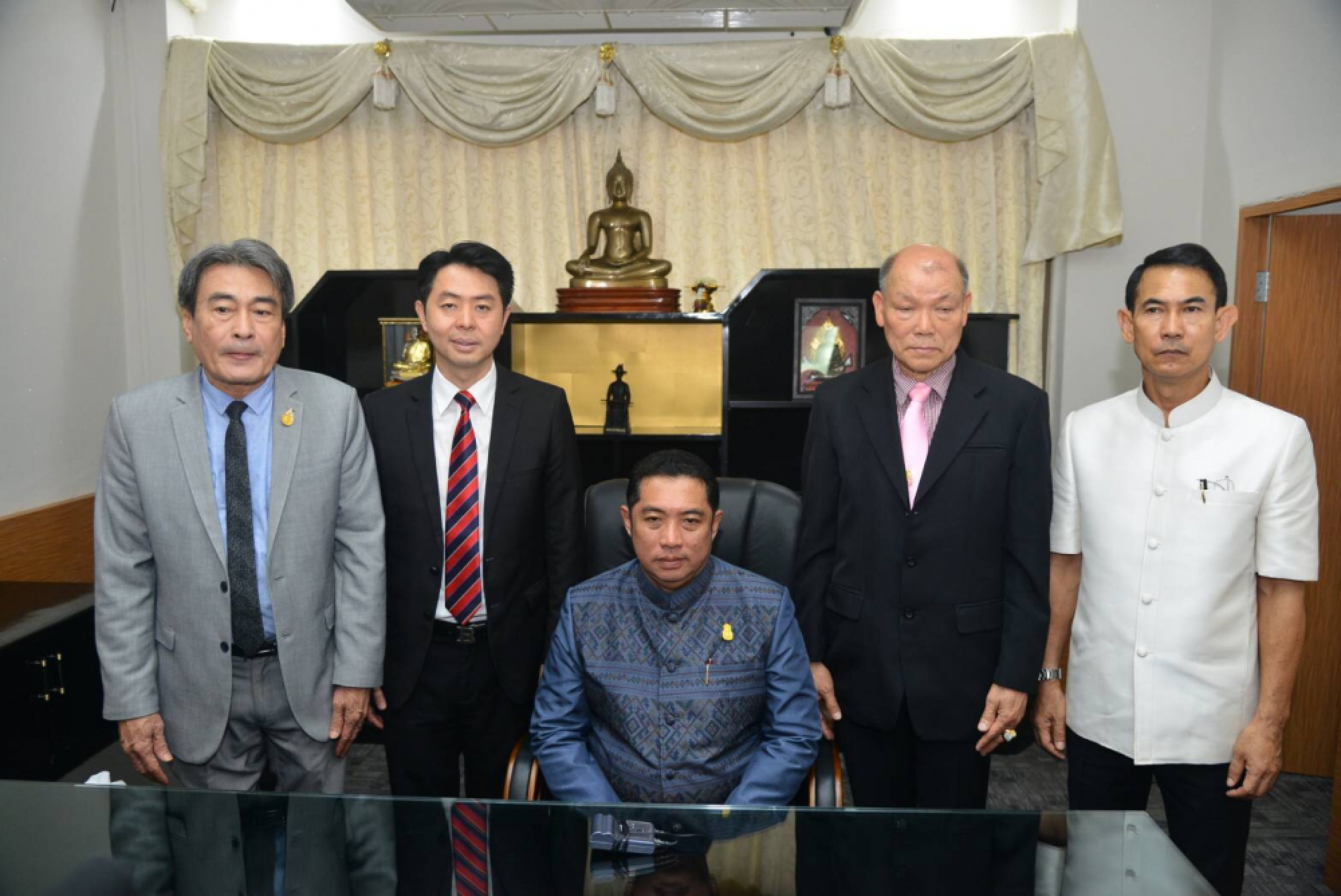 New Pattaya mayor promises to cover his father’s debt