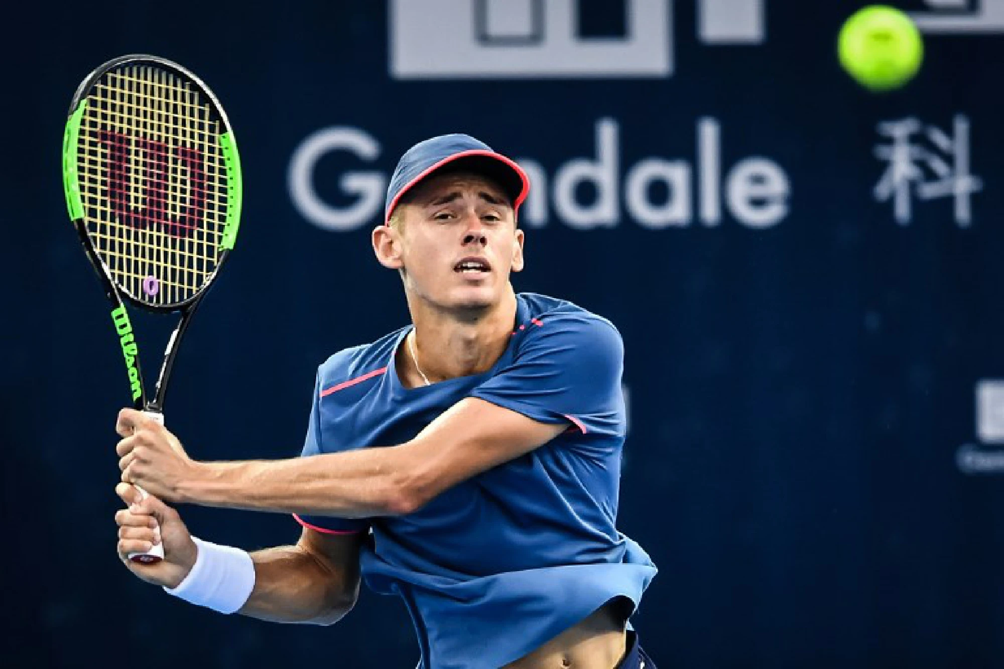 Murray out as Aussie teen de Minaur chases breakthrough win