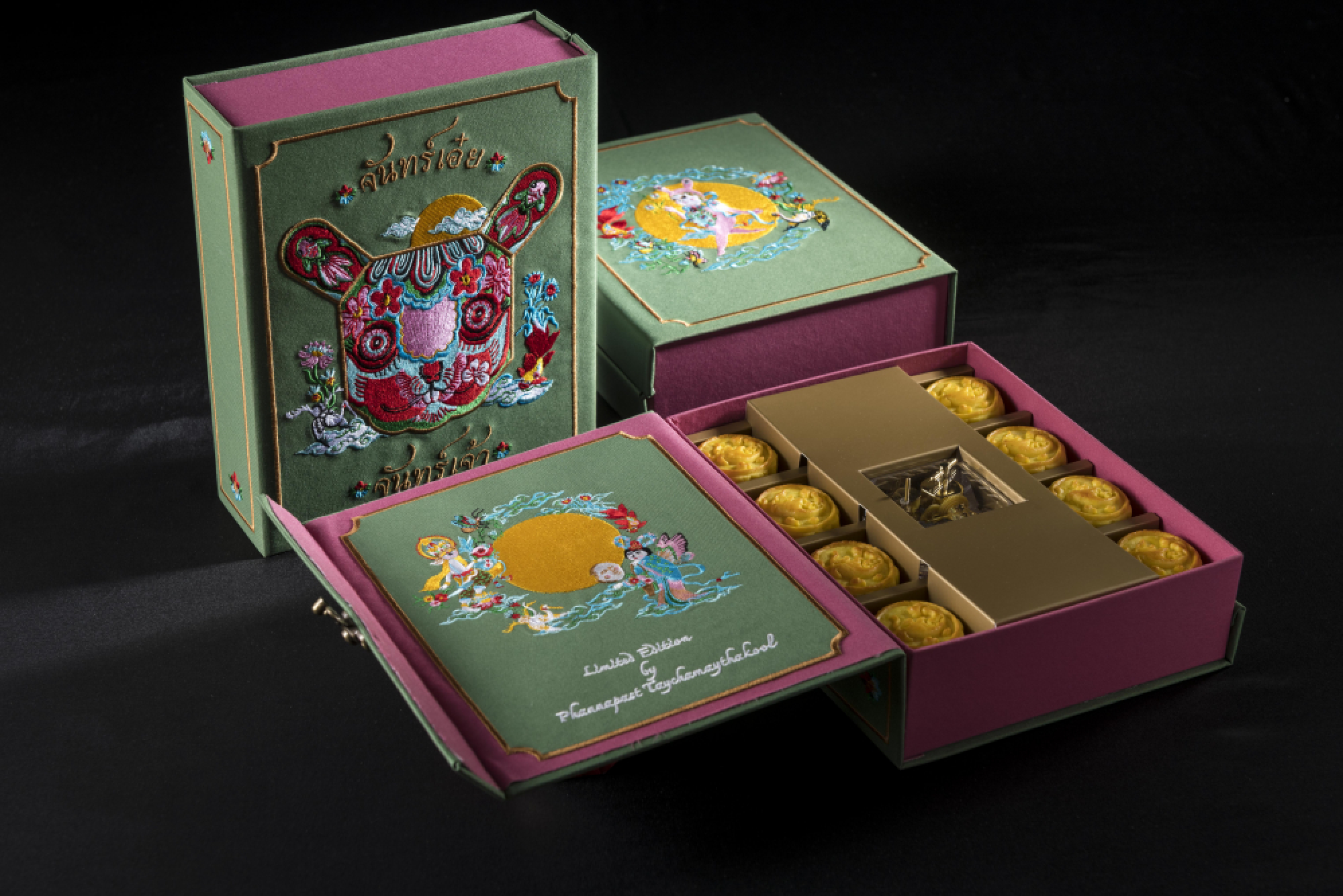 Art over the moon for mooncakes