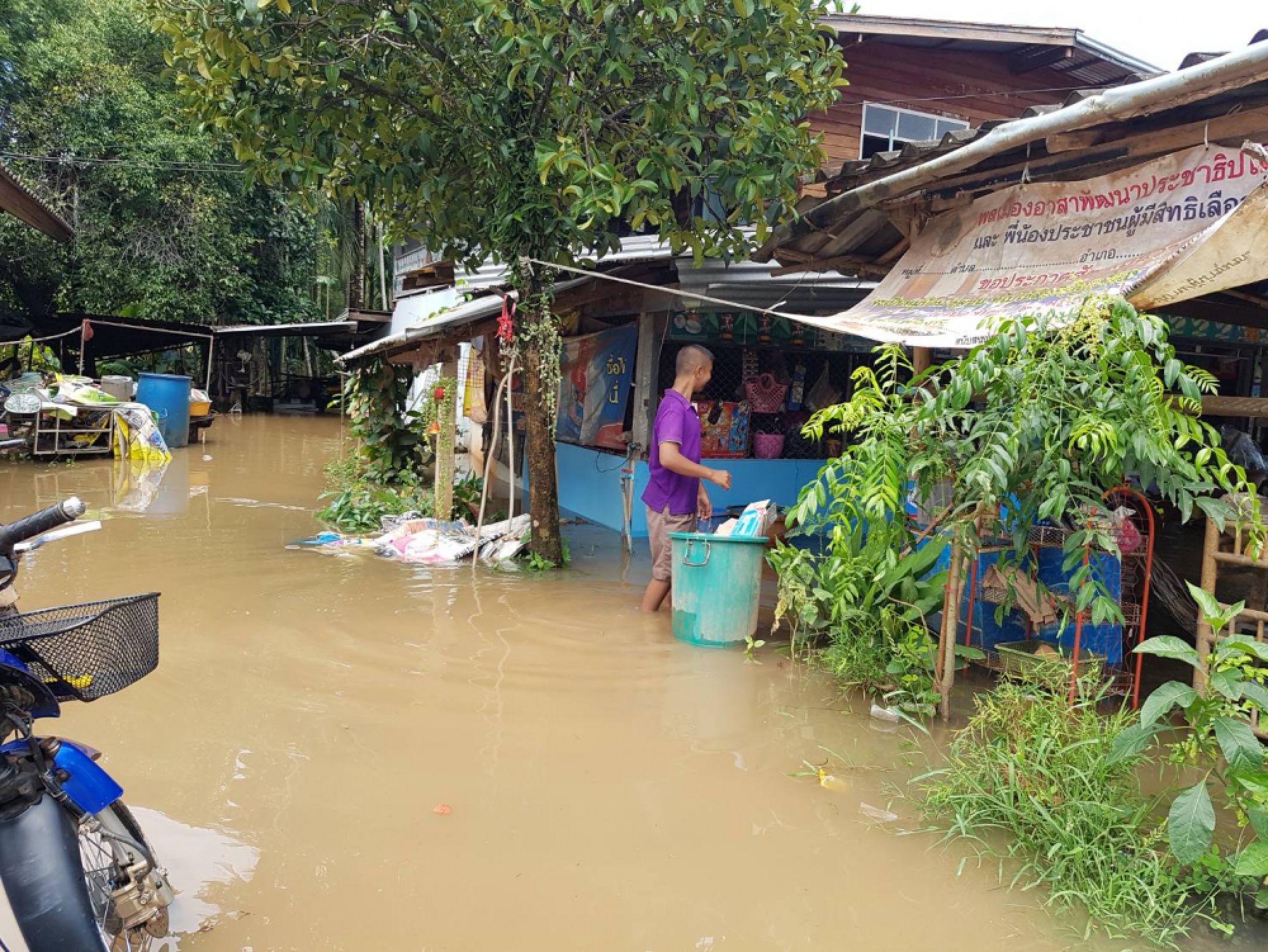 Mountain run-off hits villages in Prachin Buri