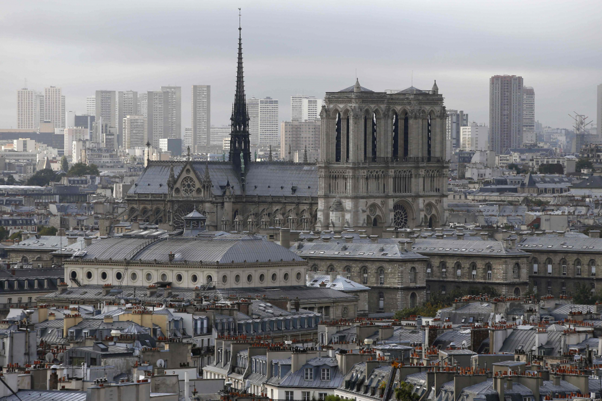 UPDATE: Fire ravages Notre-Dame cathedral in Paris, spire collapses