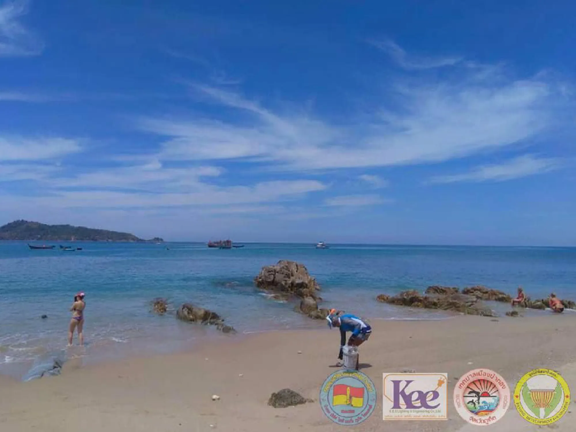 Australian snorkeller collects trash at Kalim beach every day