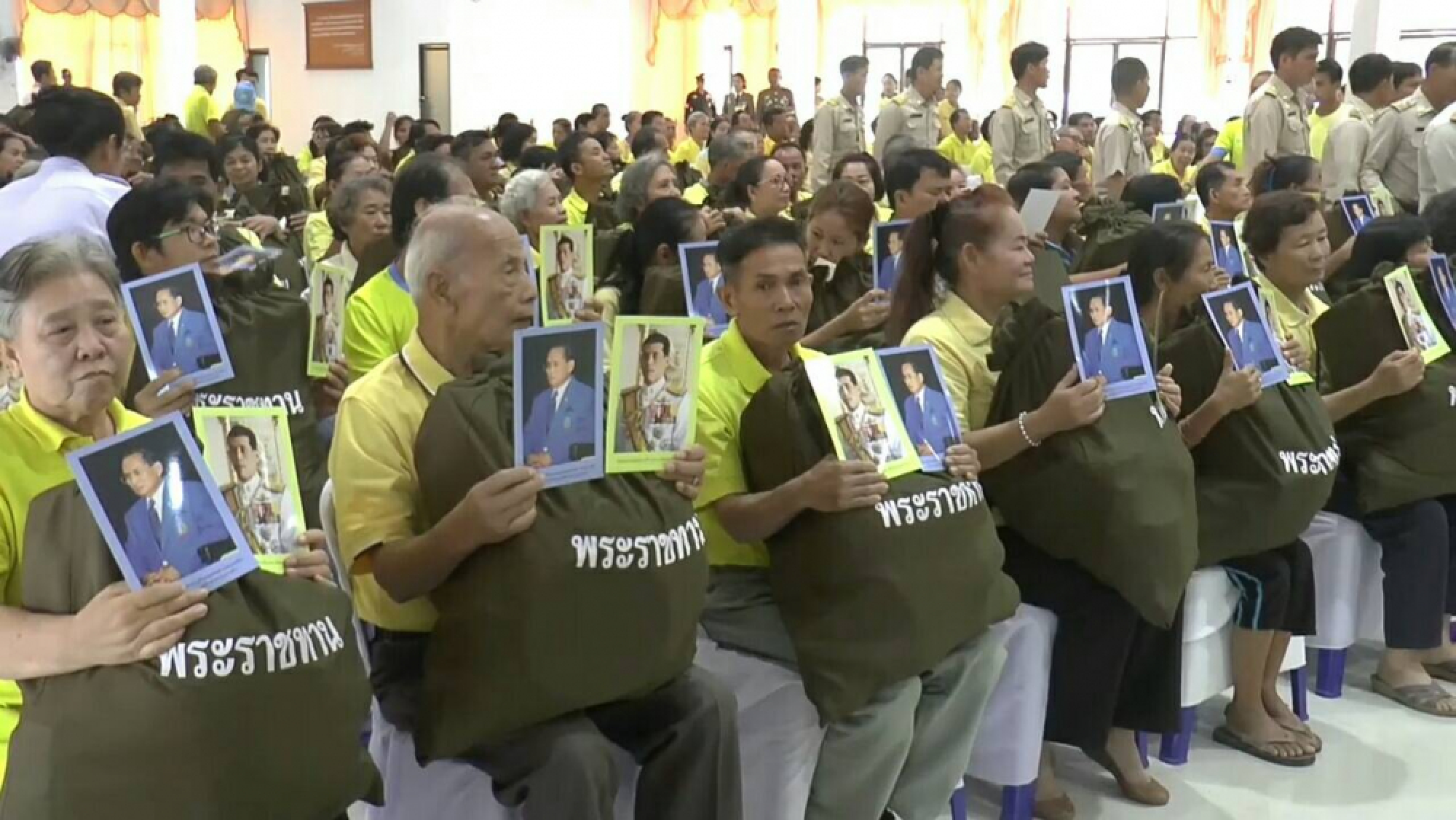 His Majesty sends help to Phayao storm victims