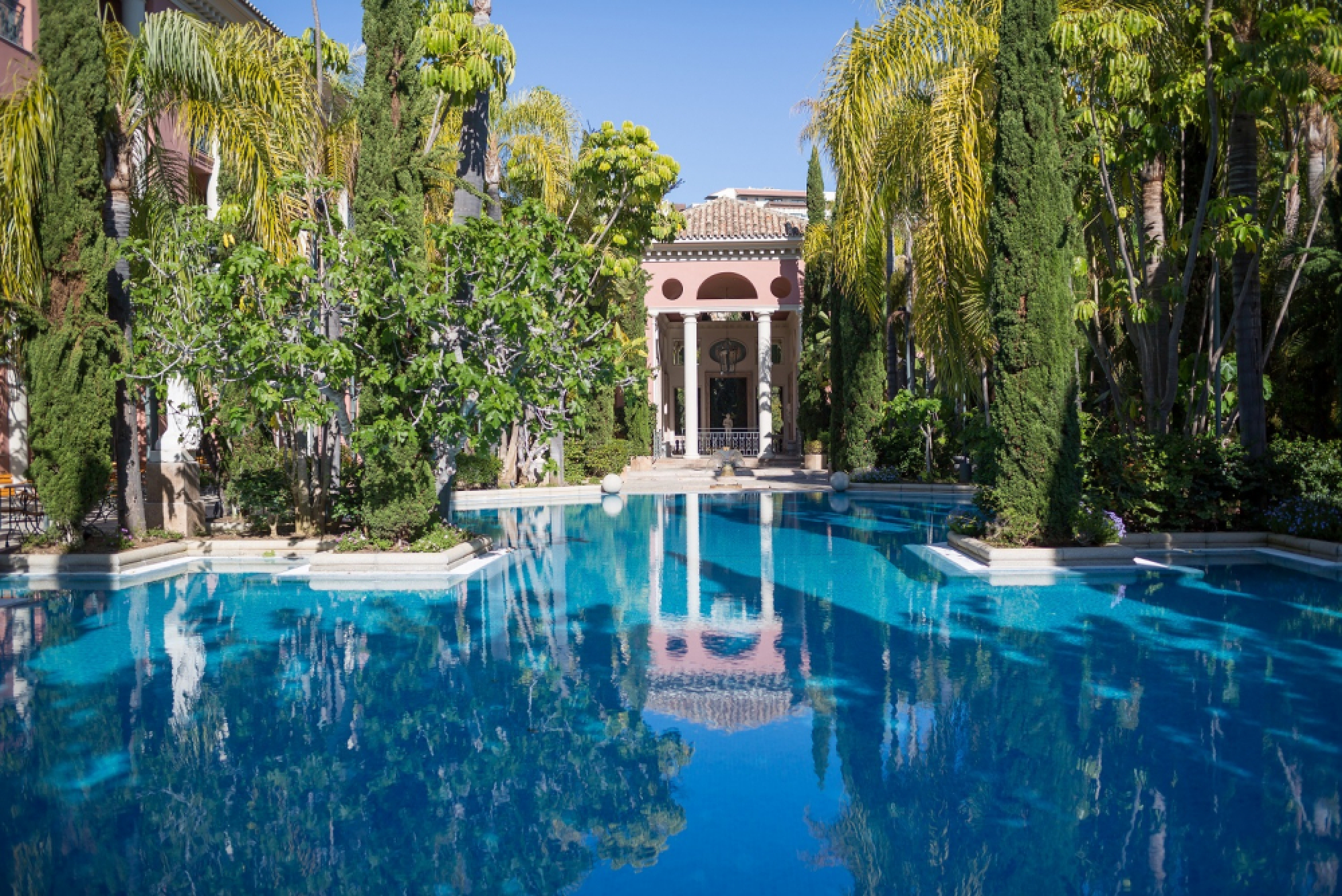 Anantara luxury hotels make debut in Spain