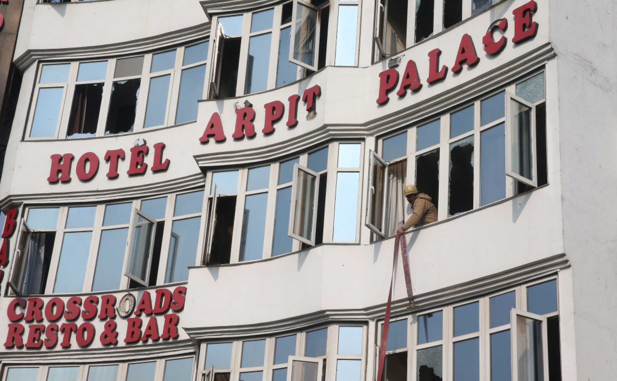 Fire at budget hotel in Delhi kills 17