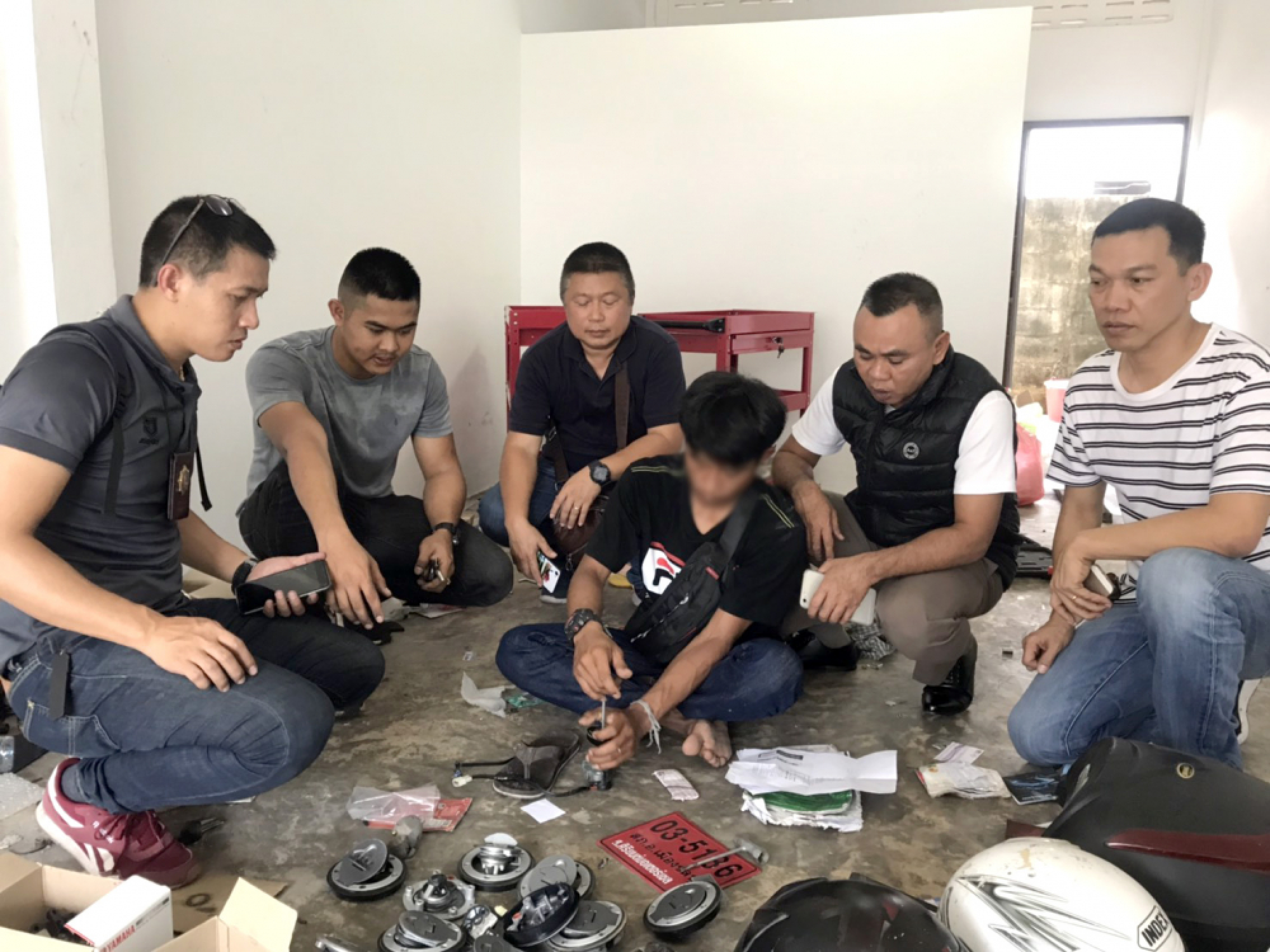 Chon Buri brothers arrested for stealing motorcycles to sell to Cambodian buyers