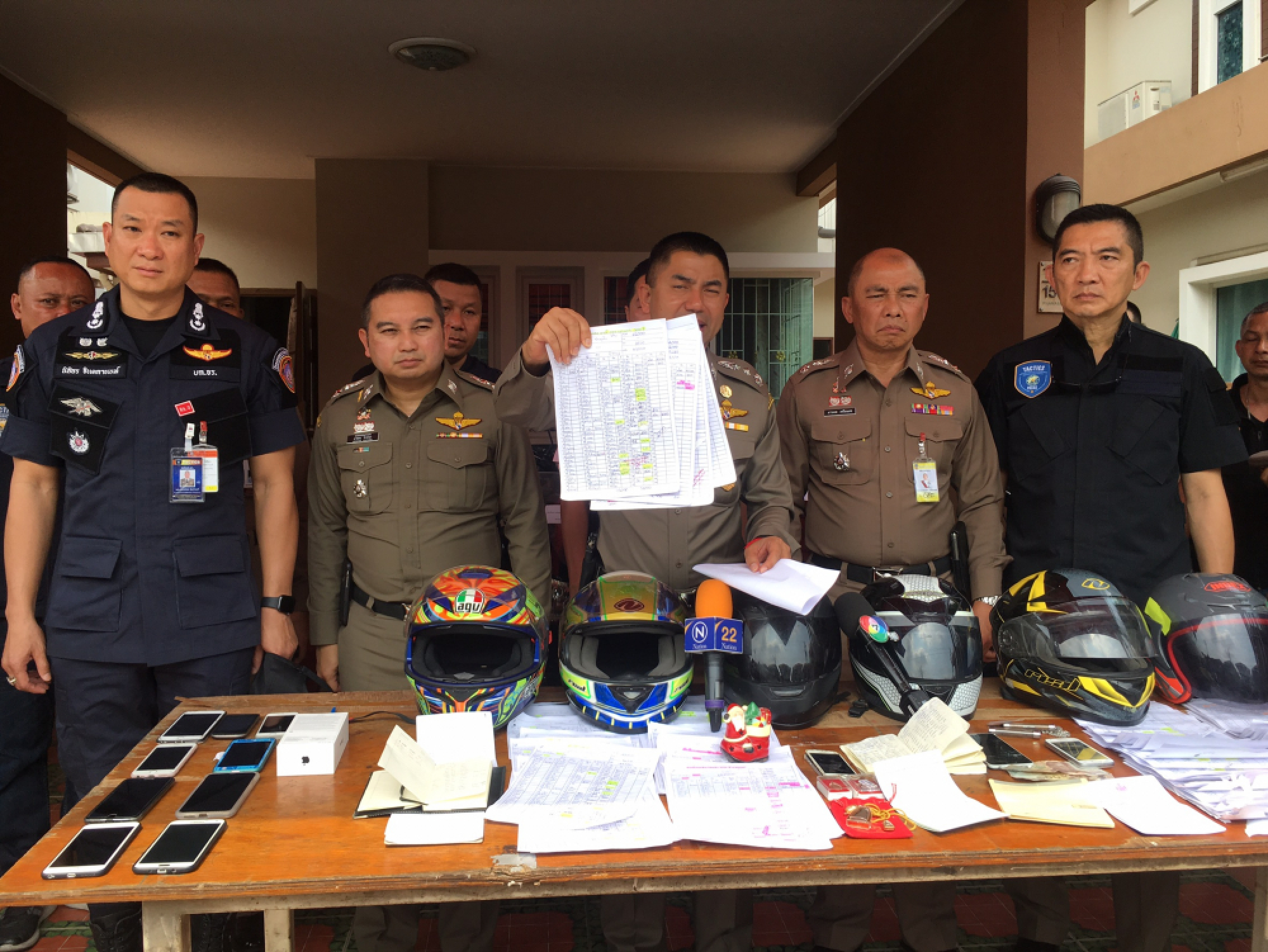14 arrested in crackdown on money-lending network