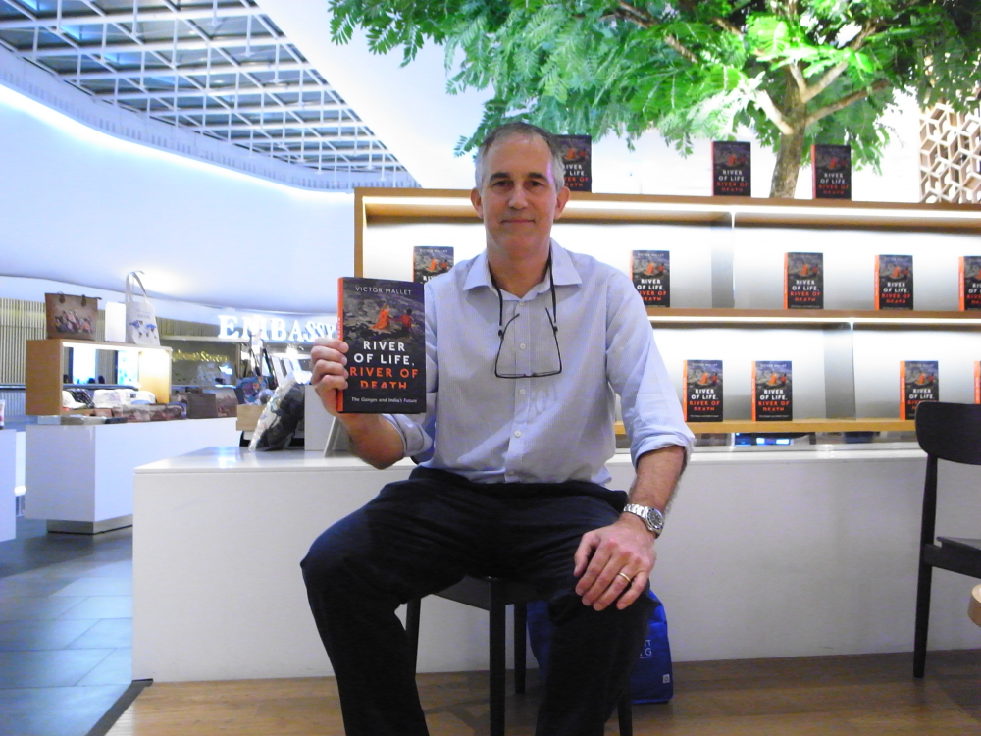 Holy riiver in an unholy state