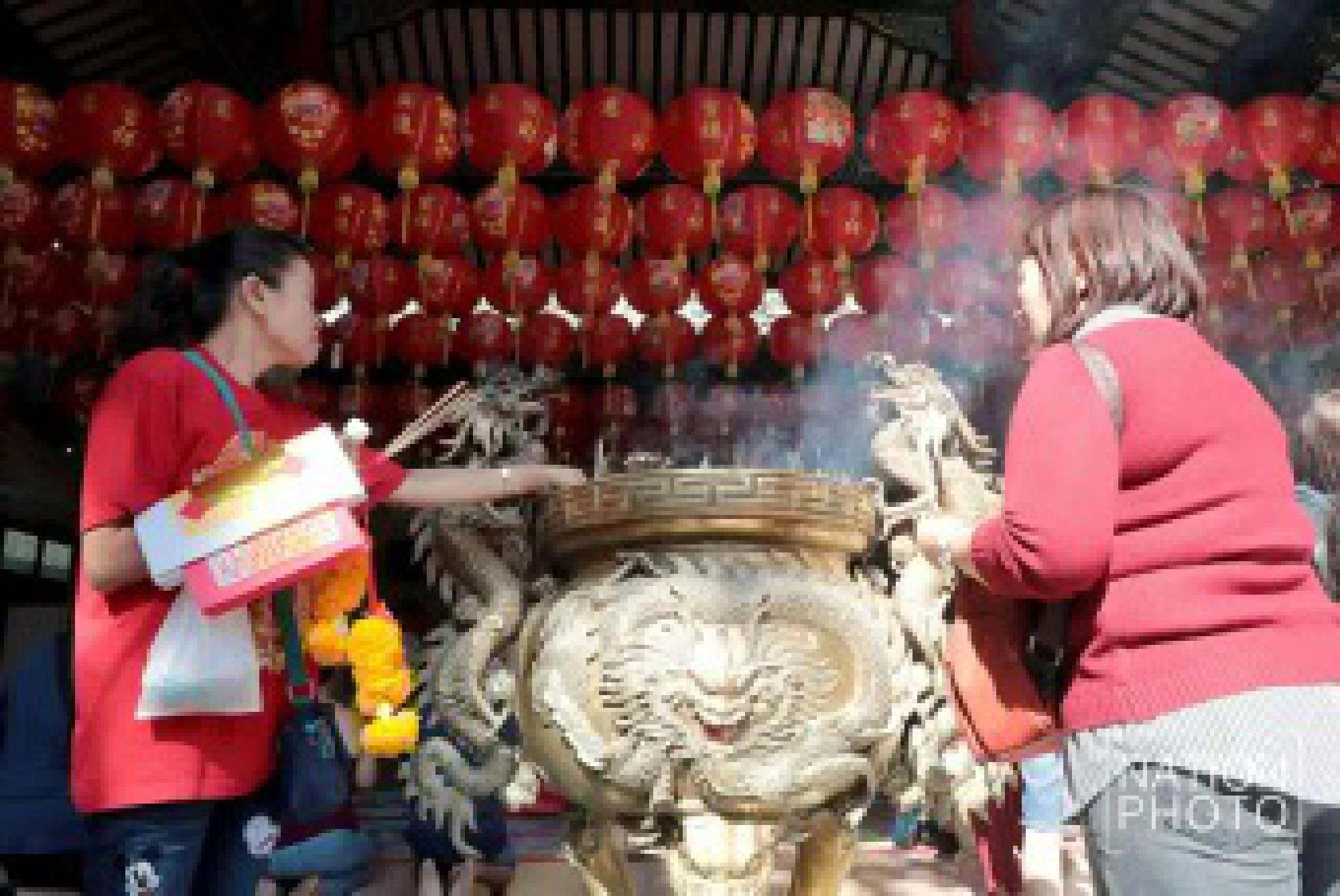 Chinese shrines in downtown Bangkok crowded as devotees pray for good fortune