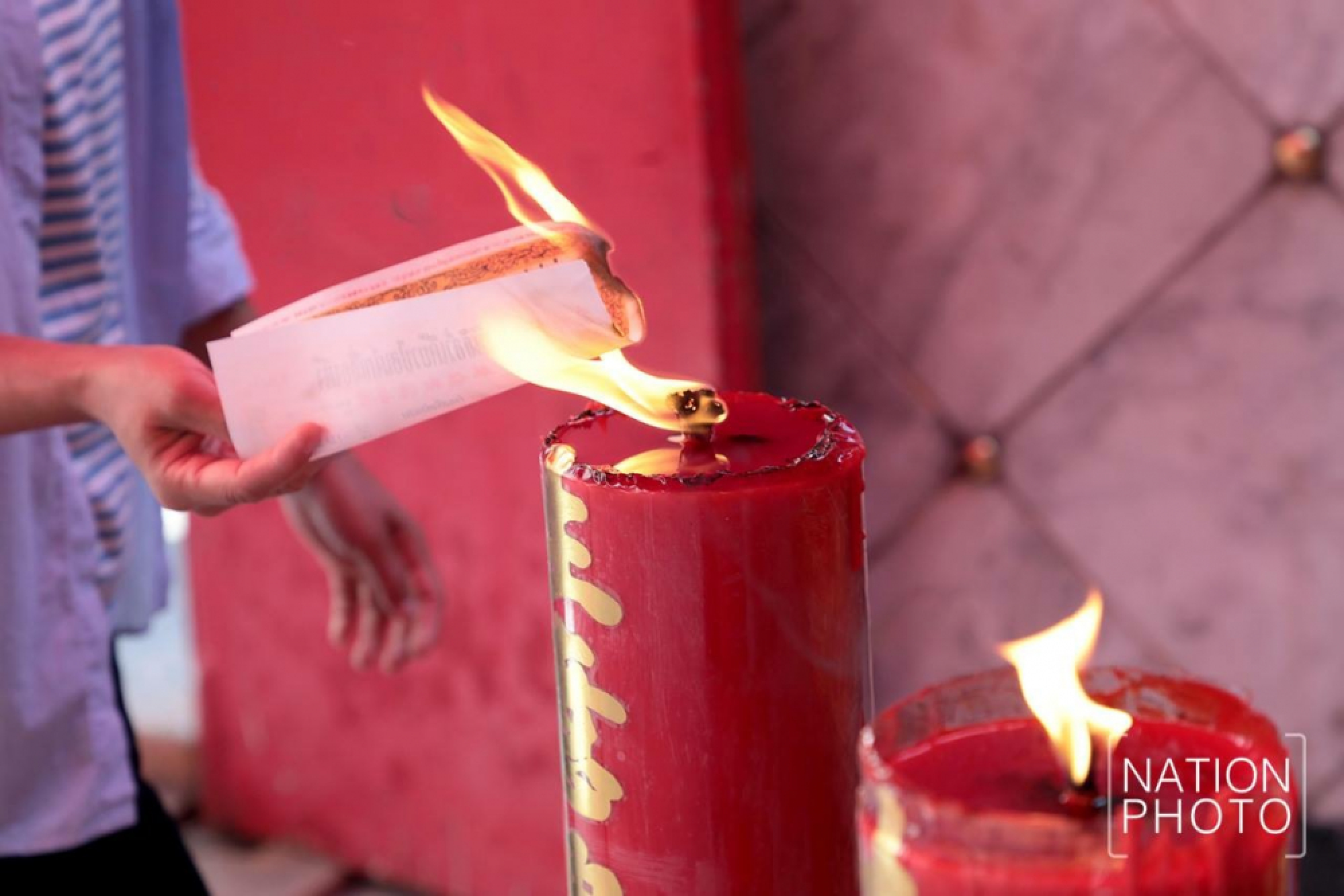 Chinese shrines in downtown Bangkok crowded as devotees pray for good fortune