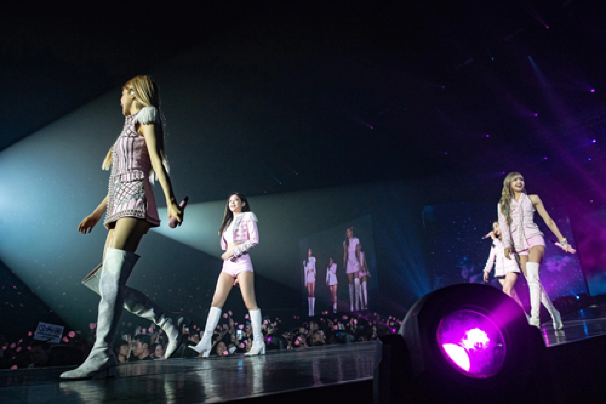 Fans hit by Blackpink’s irresistible charm