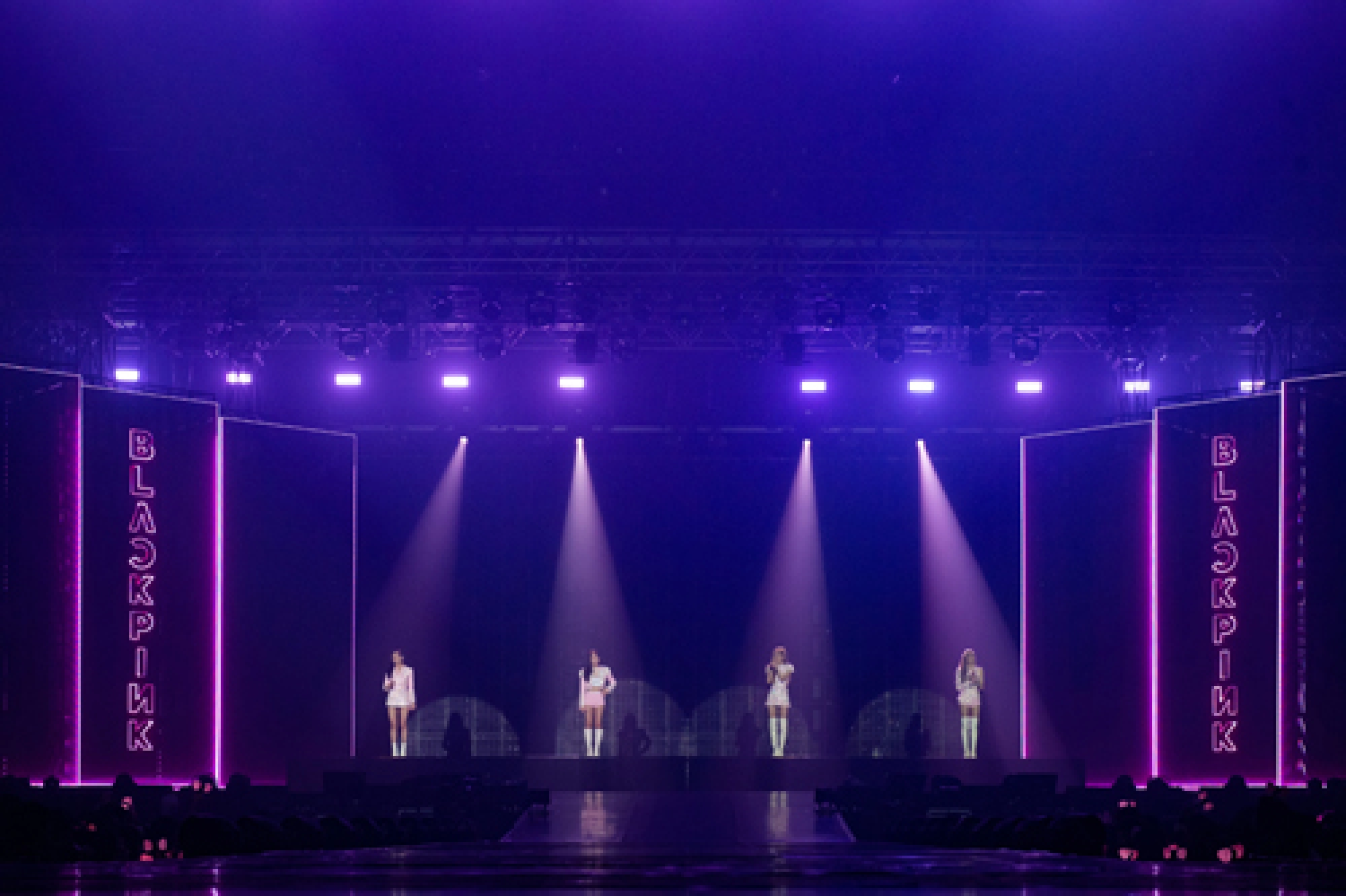 Fans hit by Blackpink’s irresistible charm