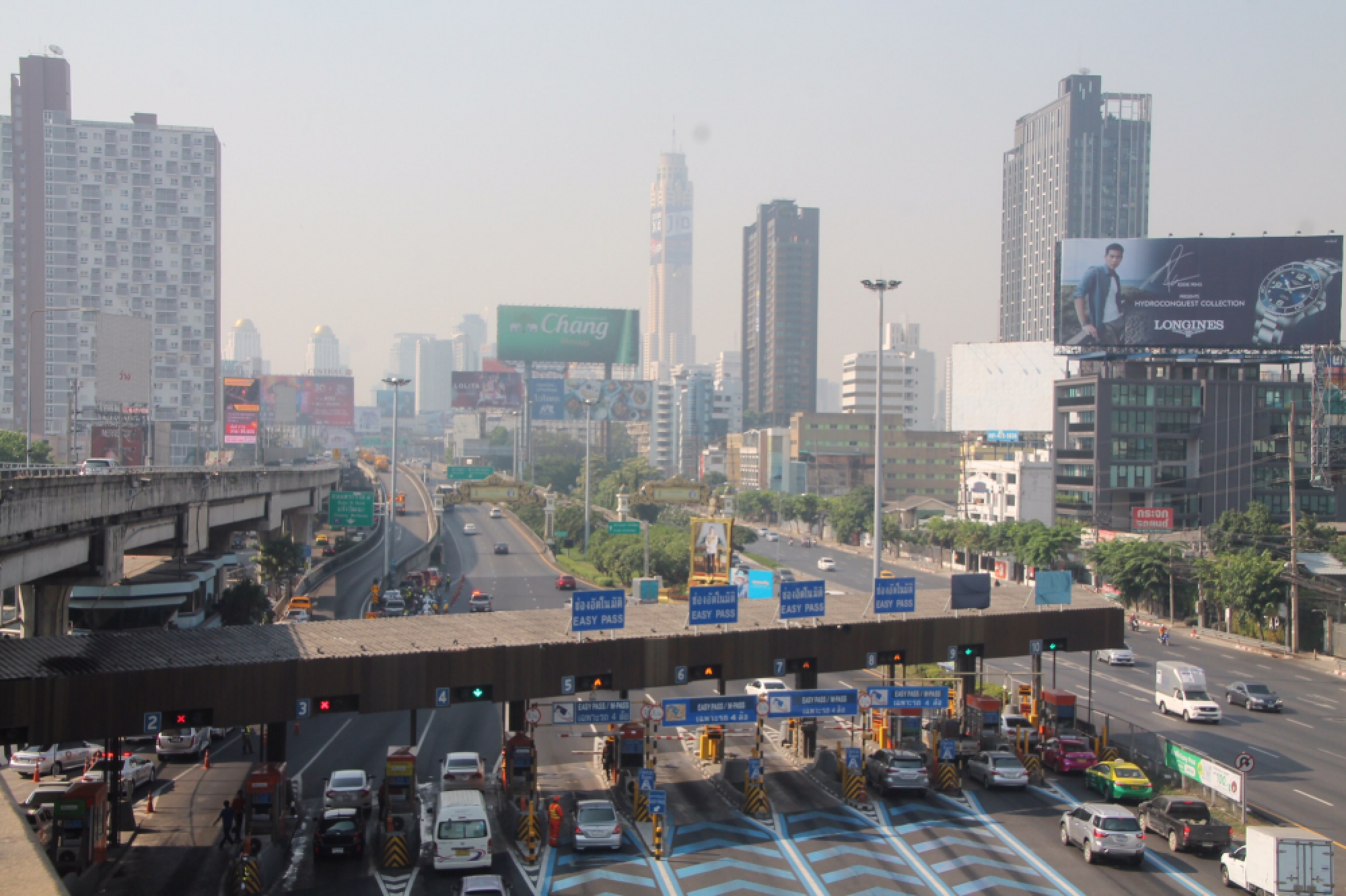 Police get the hoses out to tackle pollution