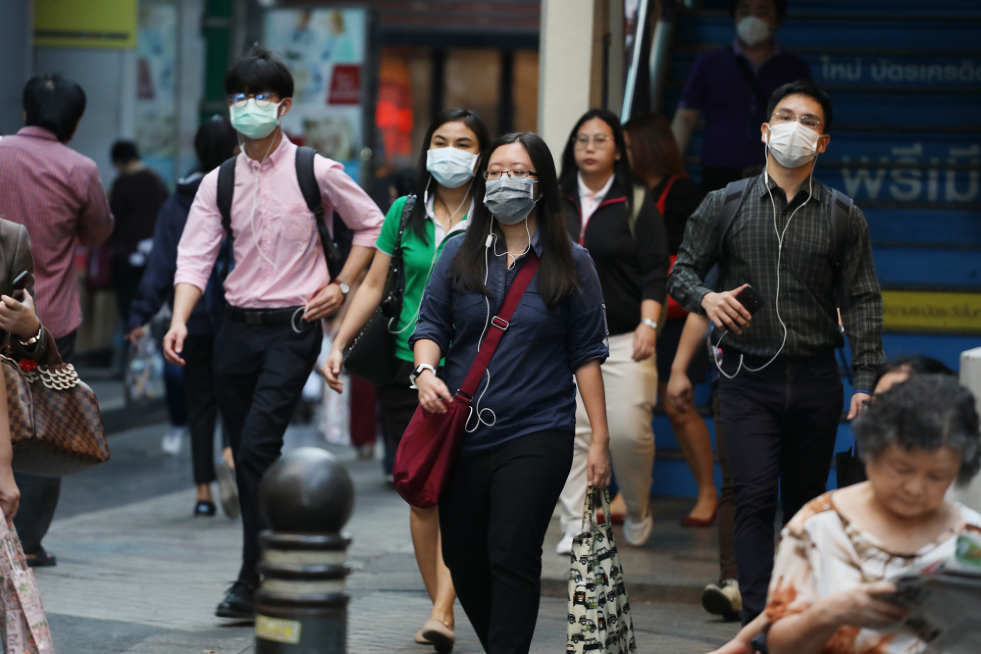 Bangkok air hits ‘code red’ while authorities resist strong measures
