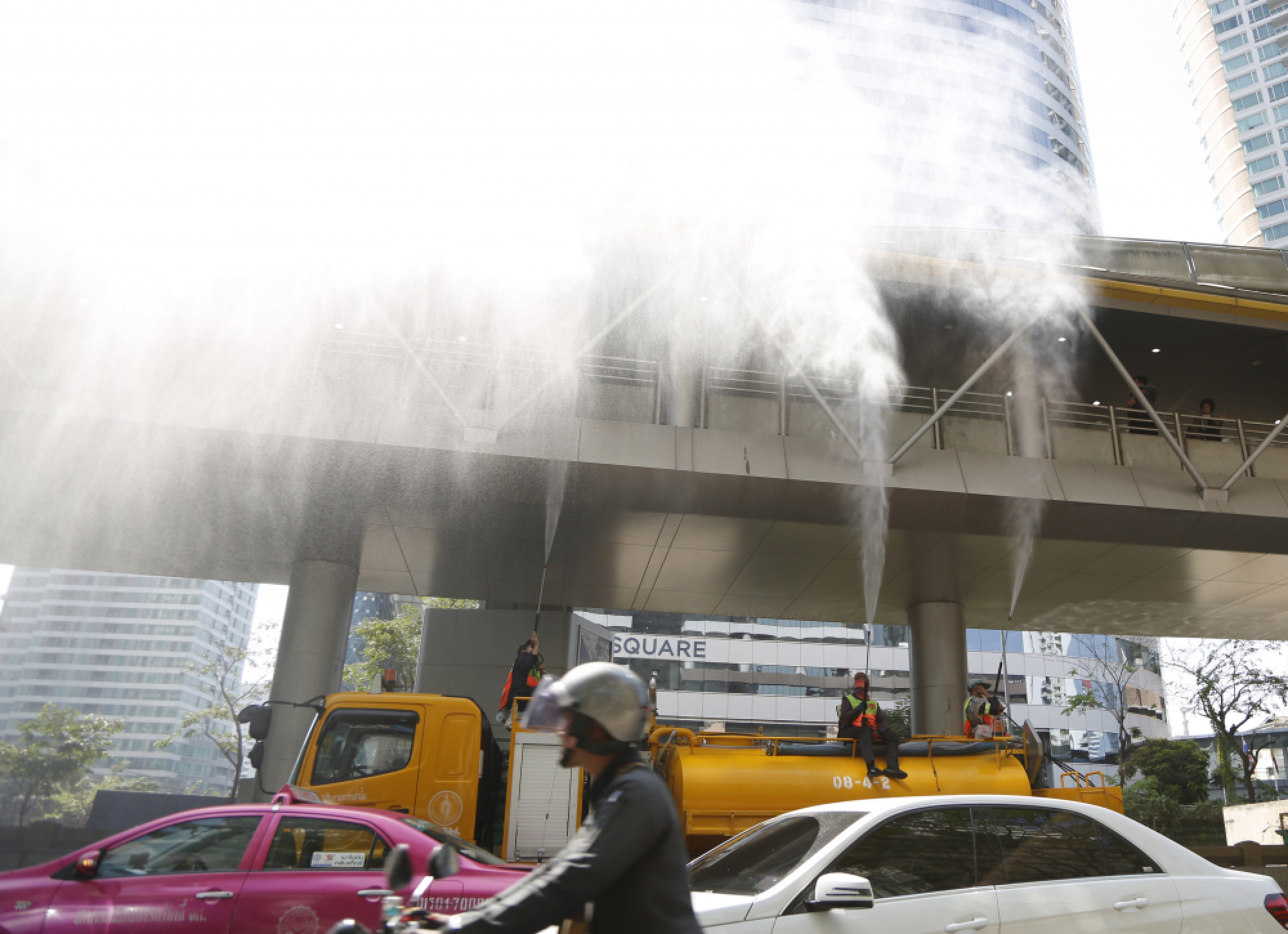 Bangkok air hits ‘code red’ while authorities resist strong measures
