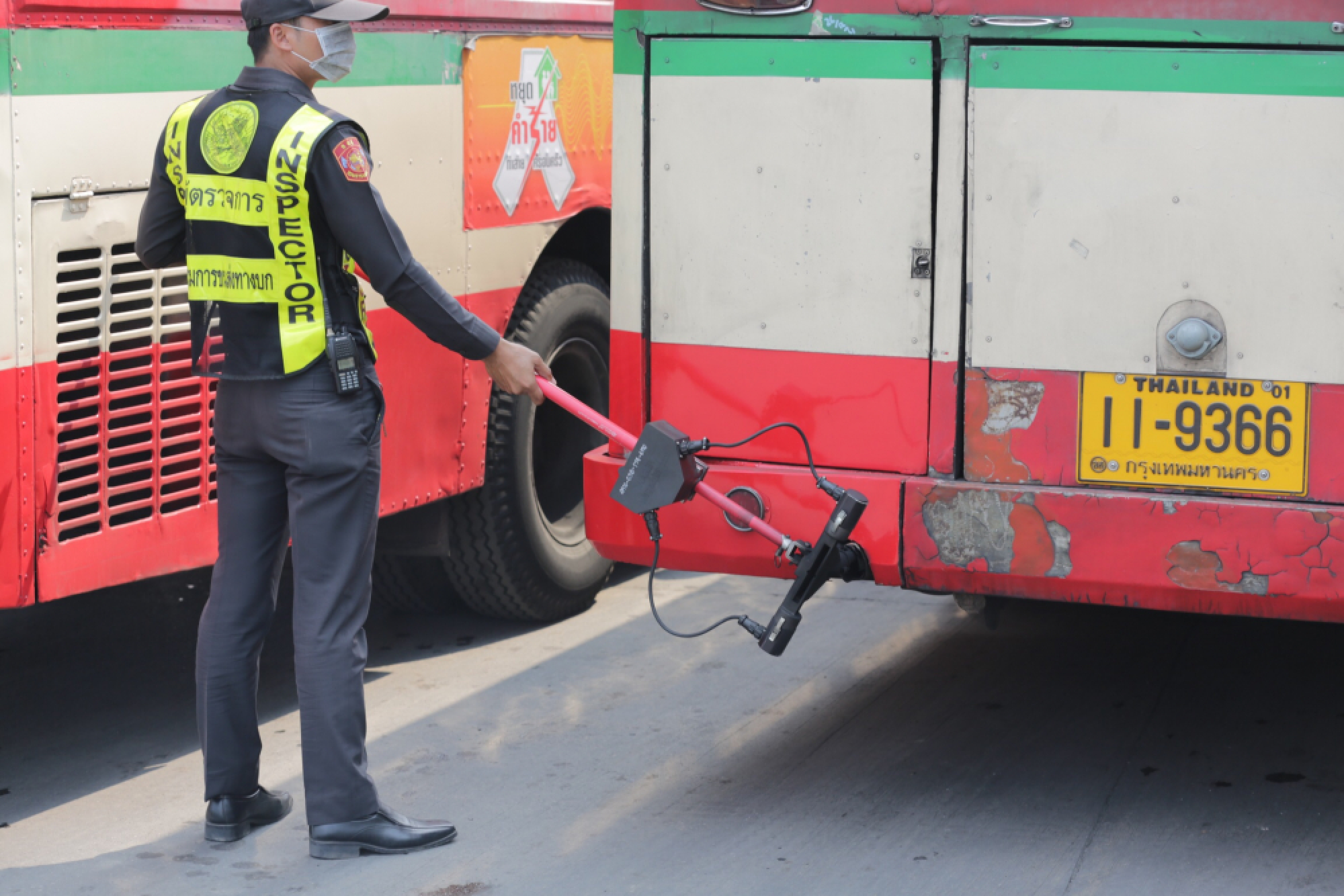 Fleet of small planes to spray water over Rama II Road in bid to fight pollution