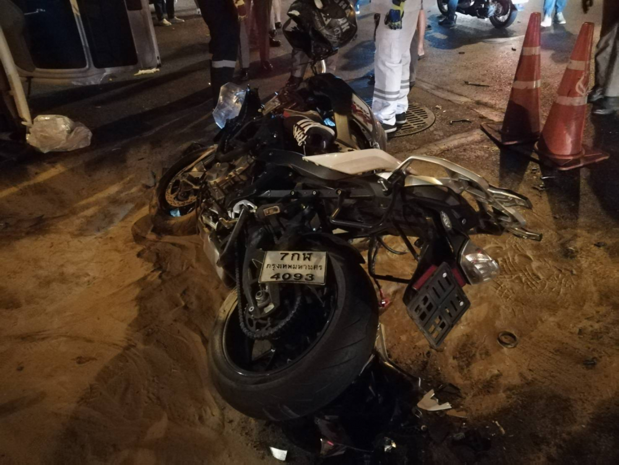Two Hungarians killed in Bangkok motorcycle-van crash