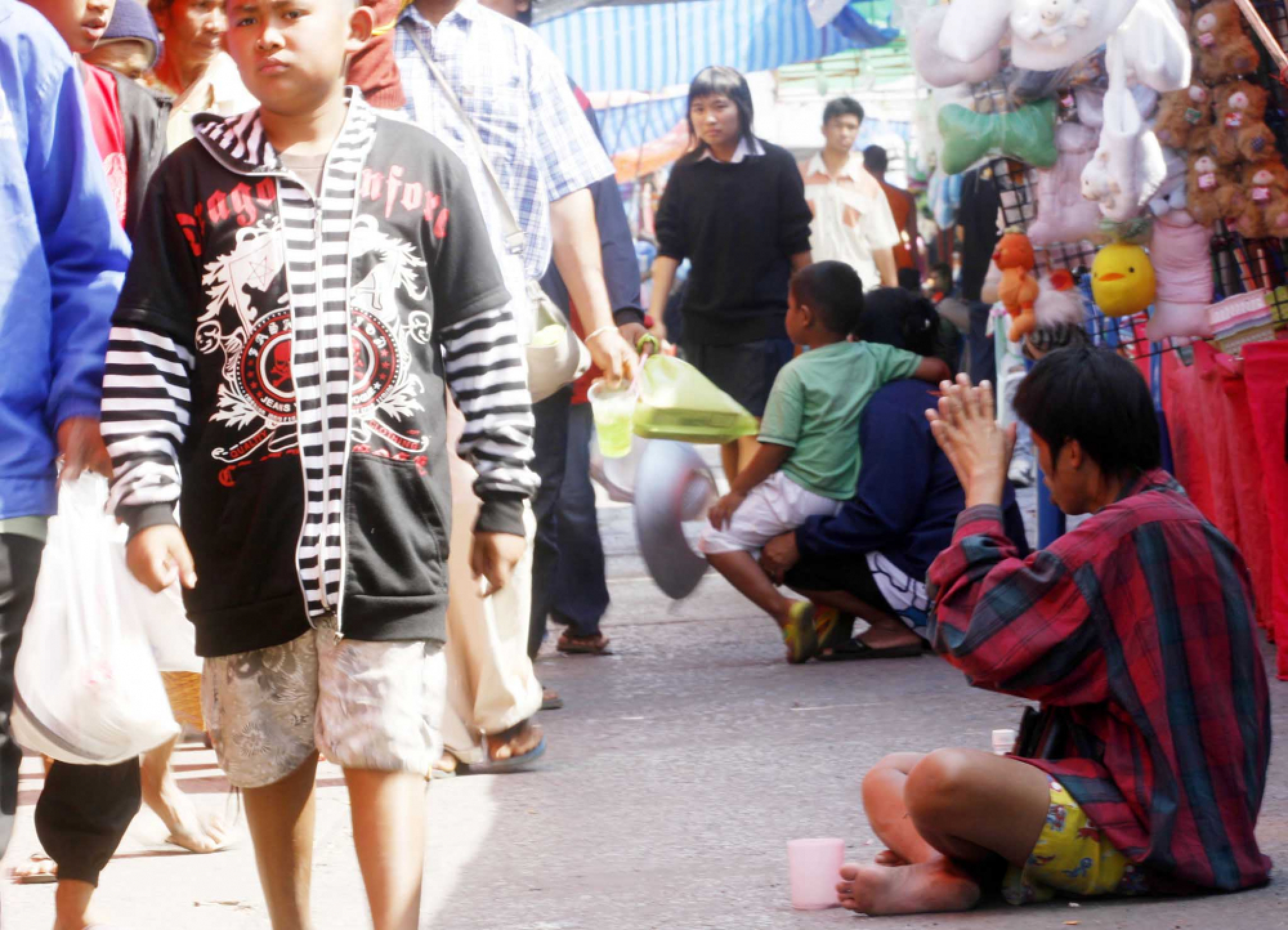 Six provinces to become ‘beggar-free’