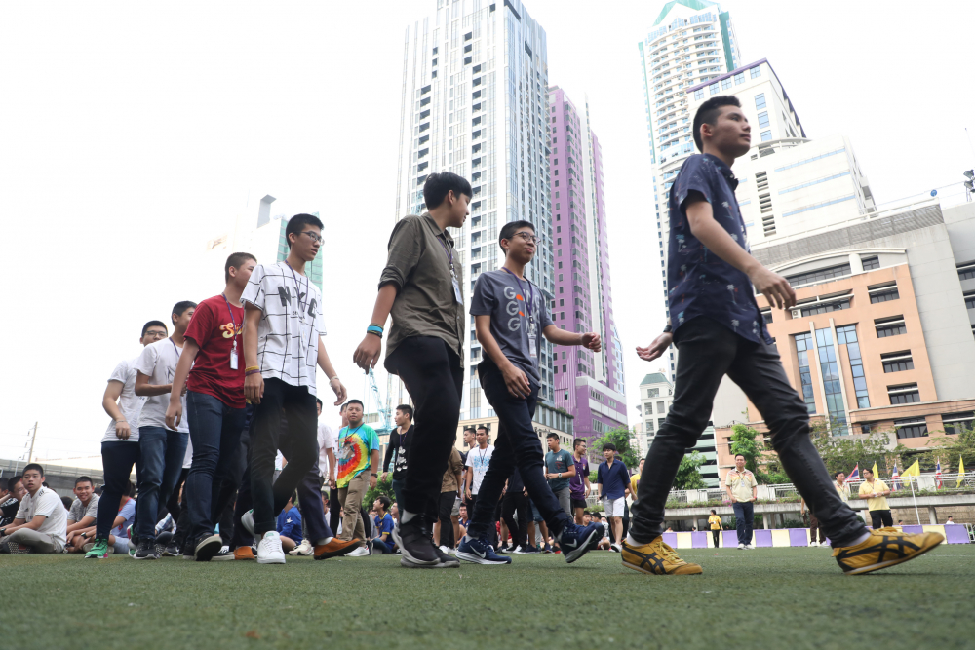 Not so fast: school asked to review casual clothes experiment