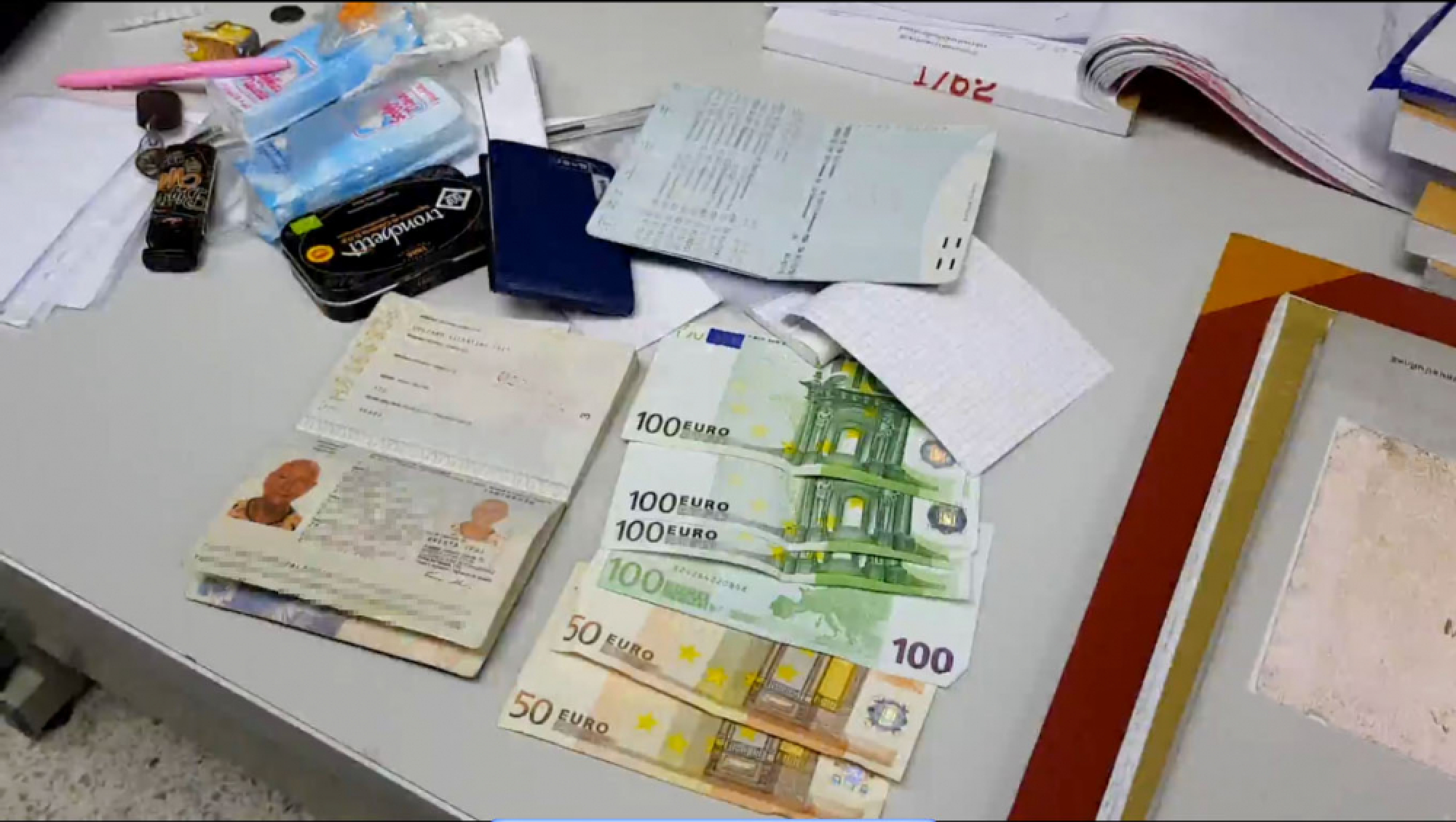 Chumphon shop owner returns bag with passport, 500 euros to Italian tourist