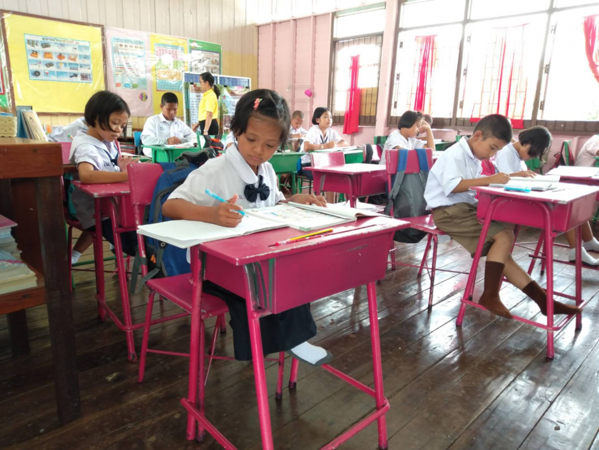 Poor mother begs for prosthetic leg for 9-year-old girl